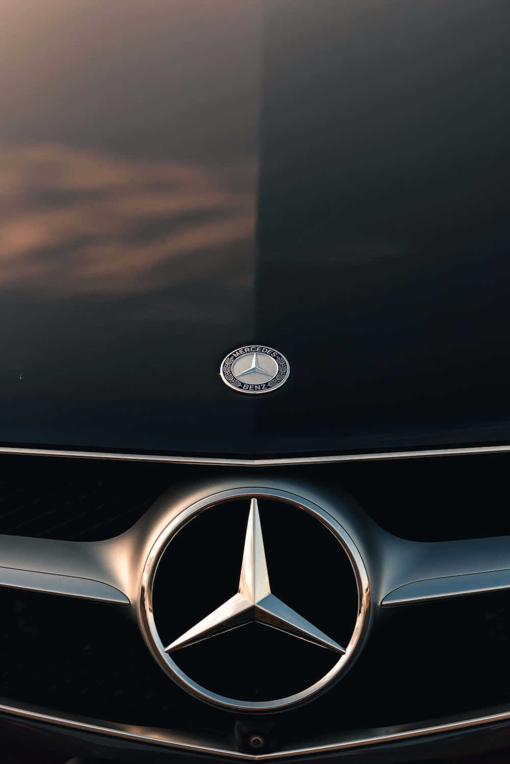 Mejorfondo De Pantalla De Mercedes Con Parachoques Brillante Y Logotipo.