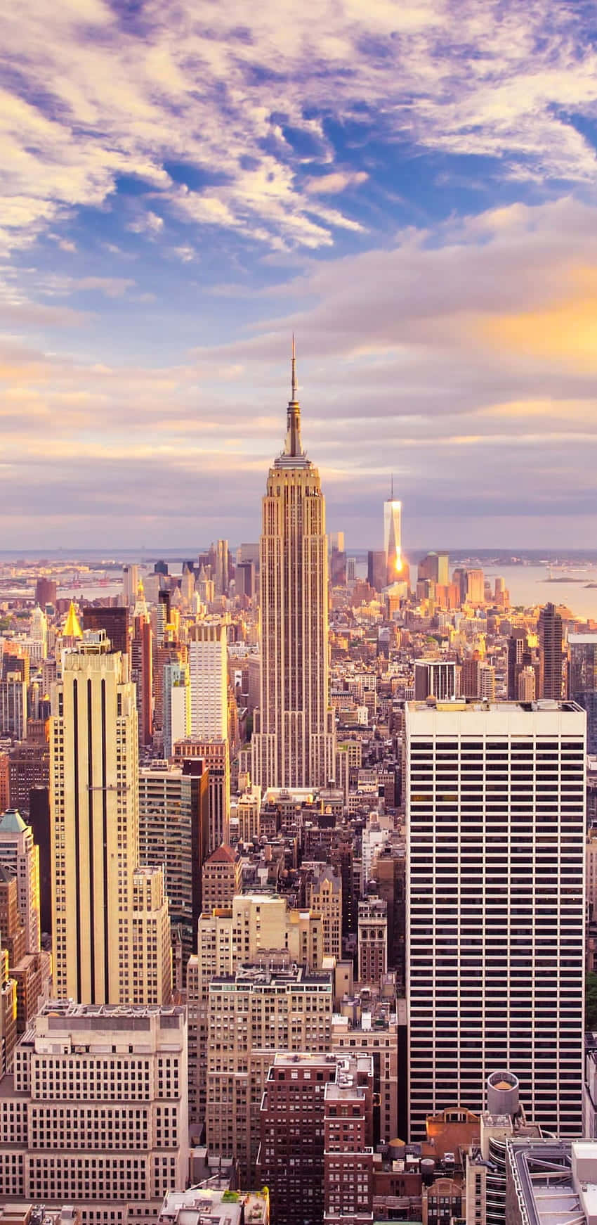 Eledificio Empire State Y Los Rascacielos Son El Mejor Fondo De Nueva York.