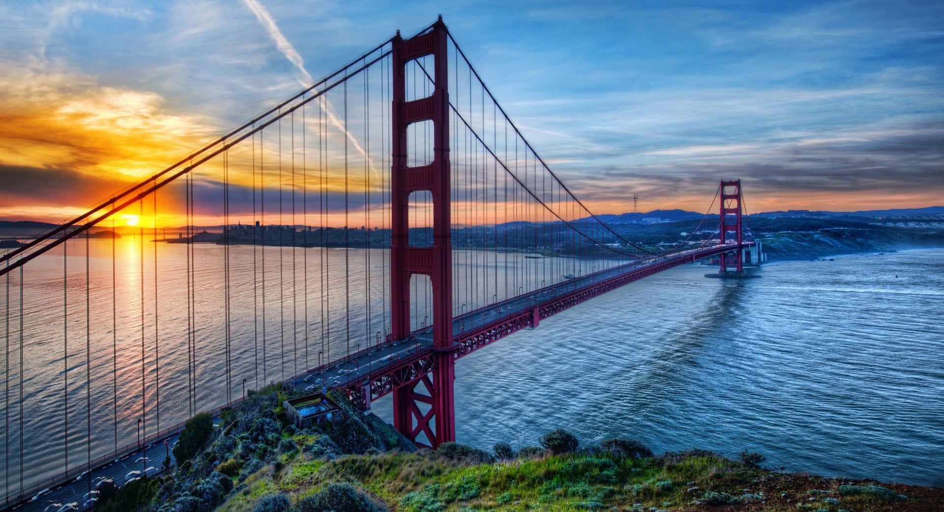 Goldengate-bron Med Solnedgången - Bästa Bakgrunden För San Francisco