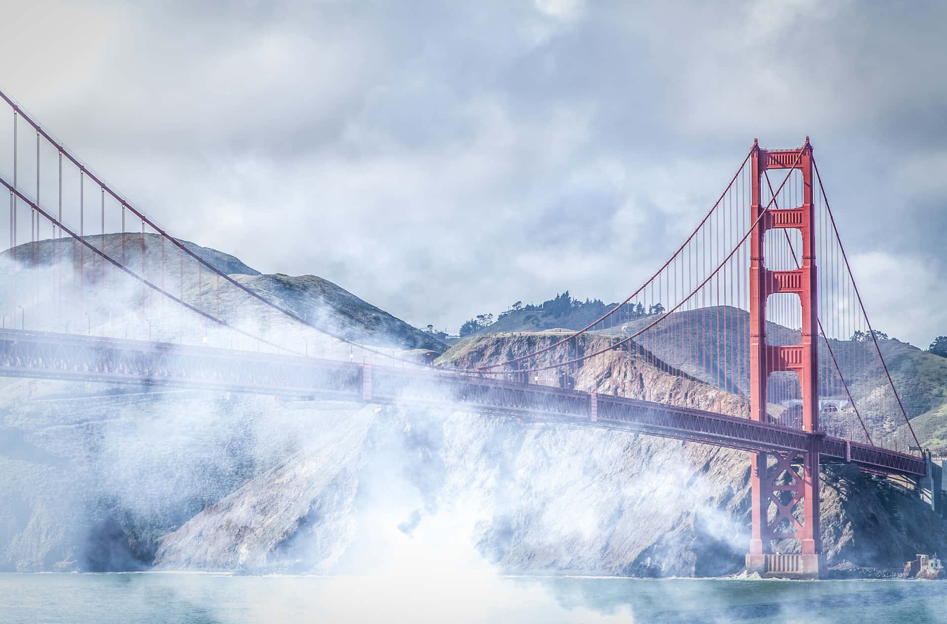 Buchtmit Dünnem Nebel - Beste Hintergrundbild Von San Francisco.