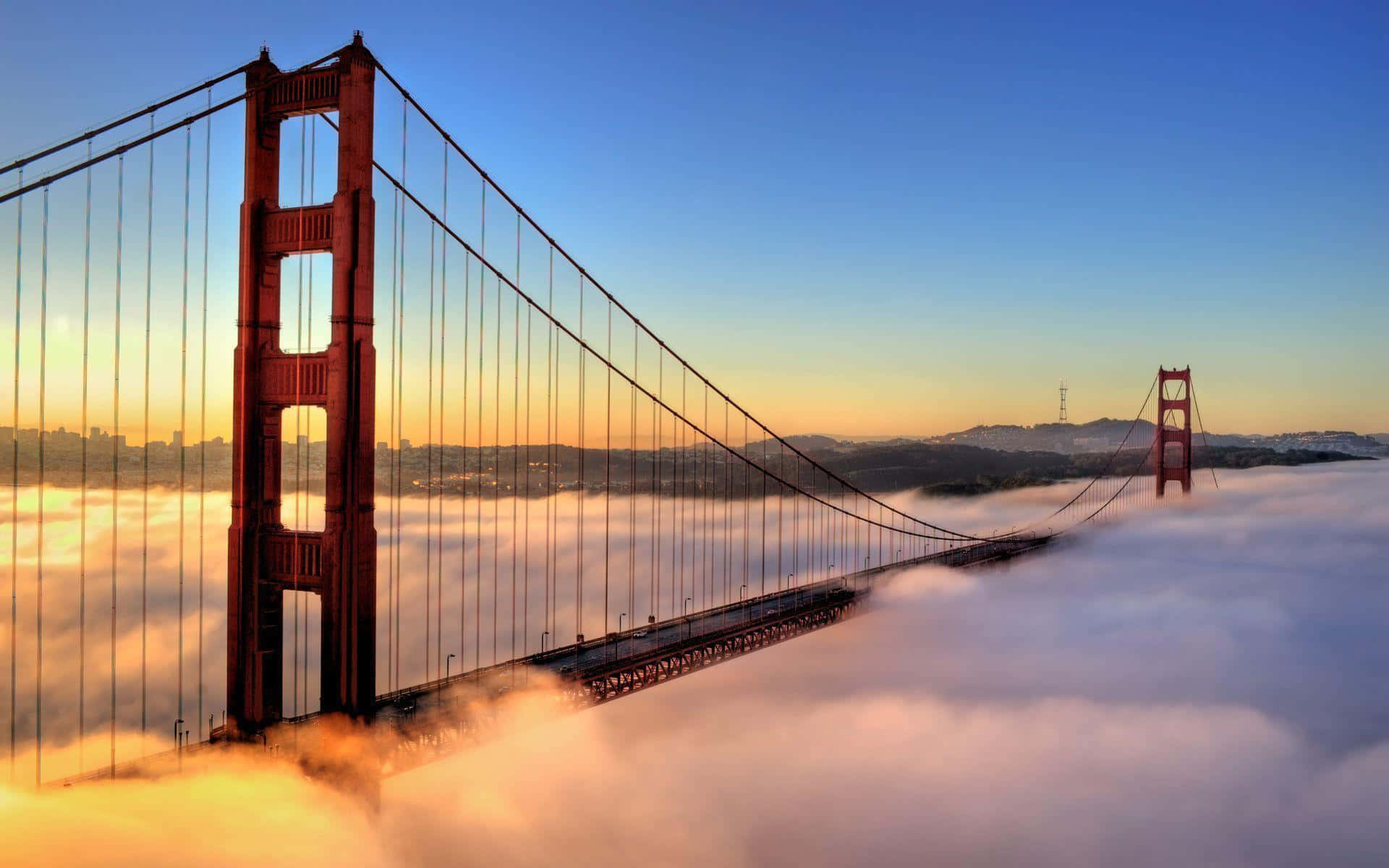 Bro Dækket Af Tåge Bedst San Francisco Baggrund