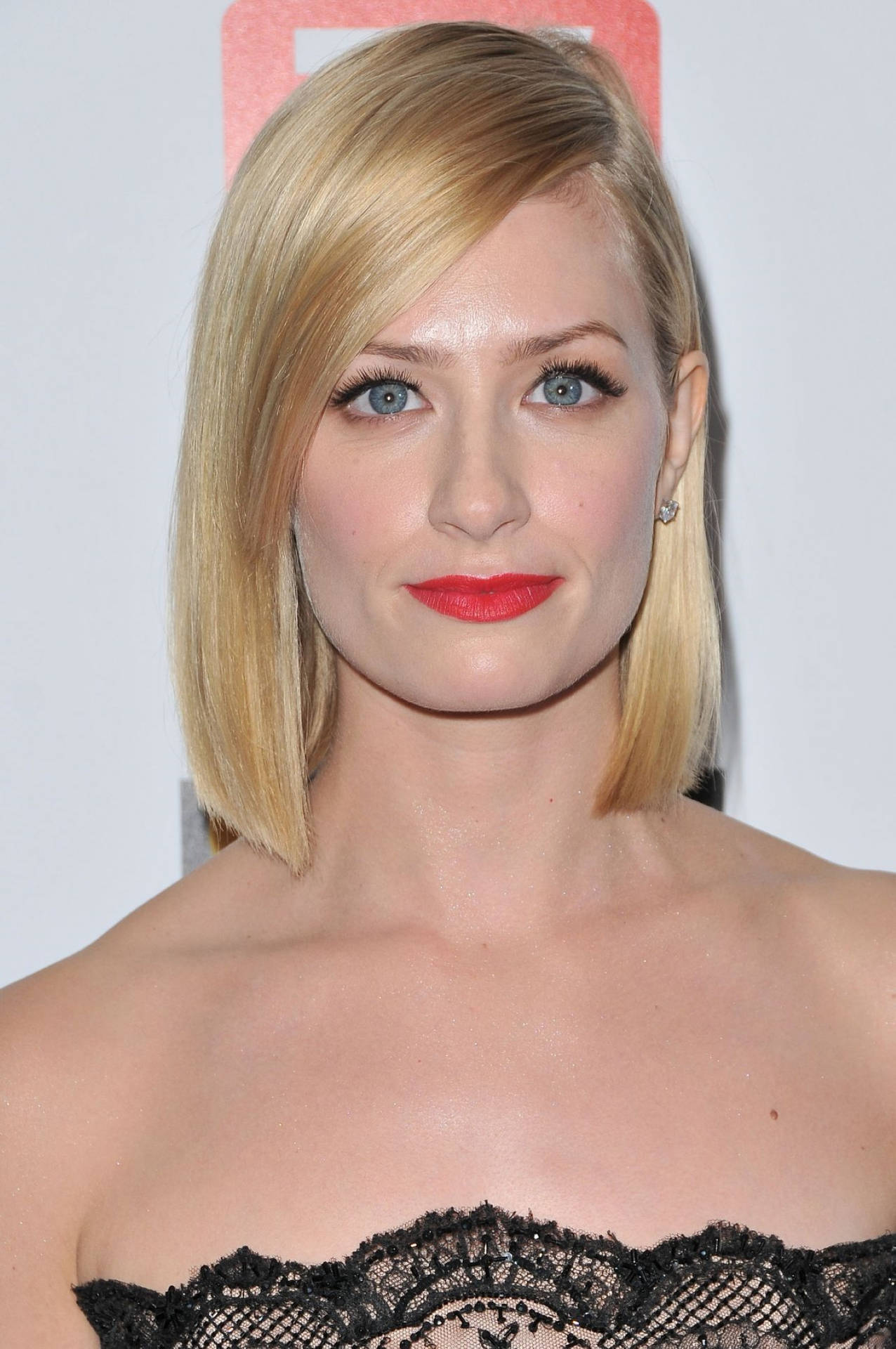 Beth Behrs 2015 Advocacy Awards