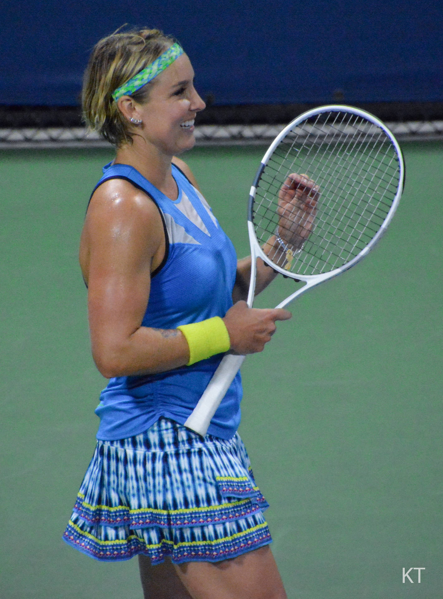 Bethanie Mattek-sands Holding Tennis Racket Wallpaper