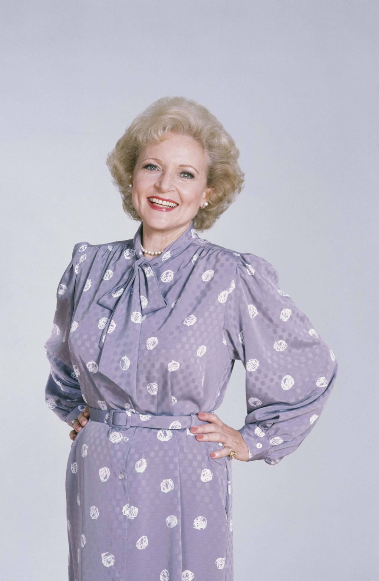 Betty White As Rose Nylund Background