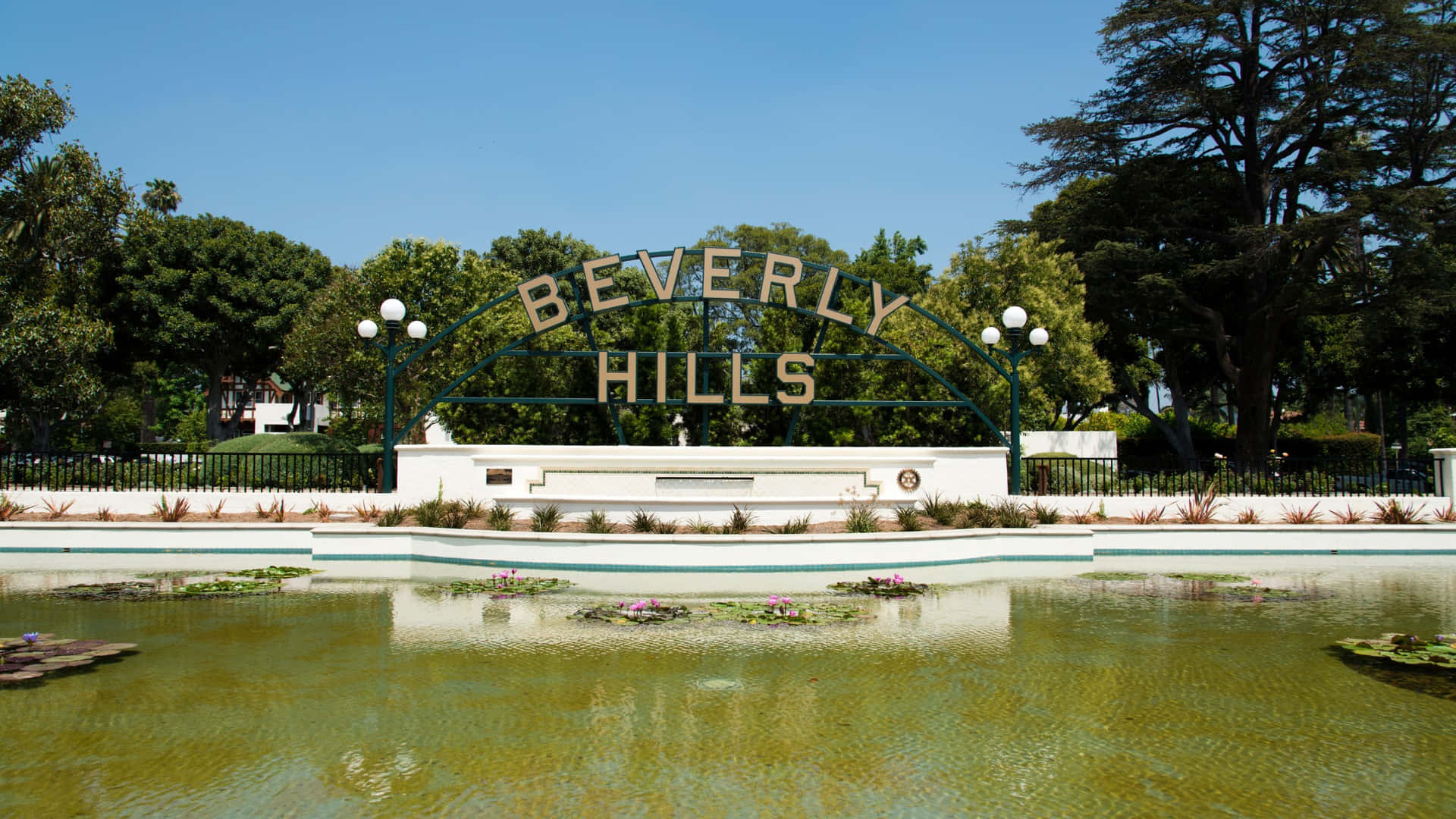 Beverly Hills Sign Above Pond Wallpaper