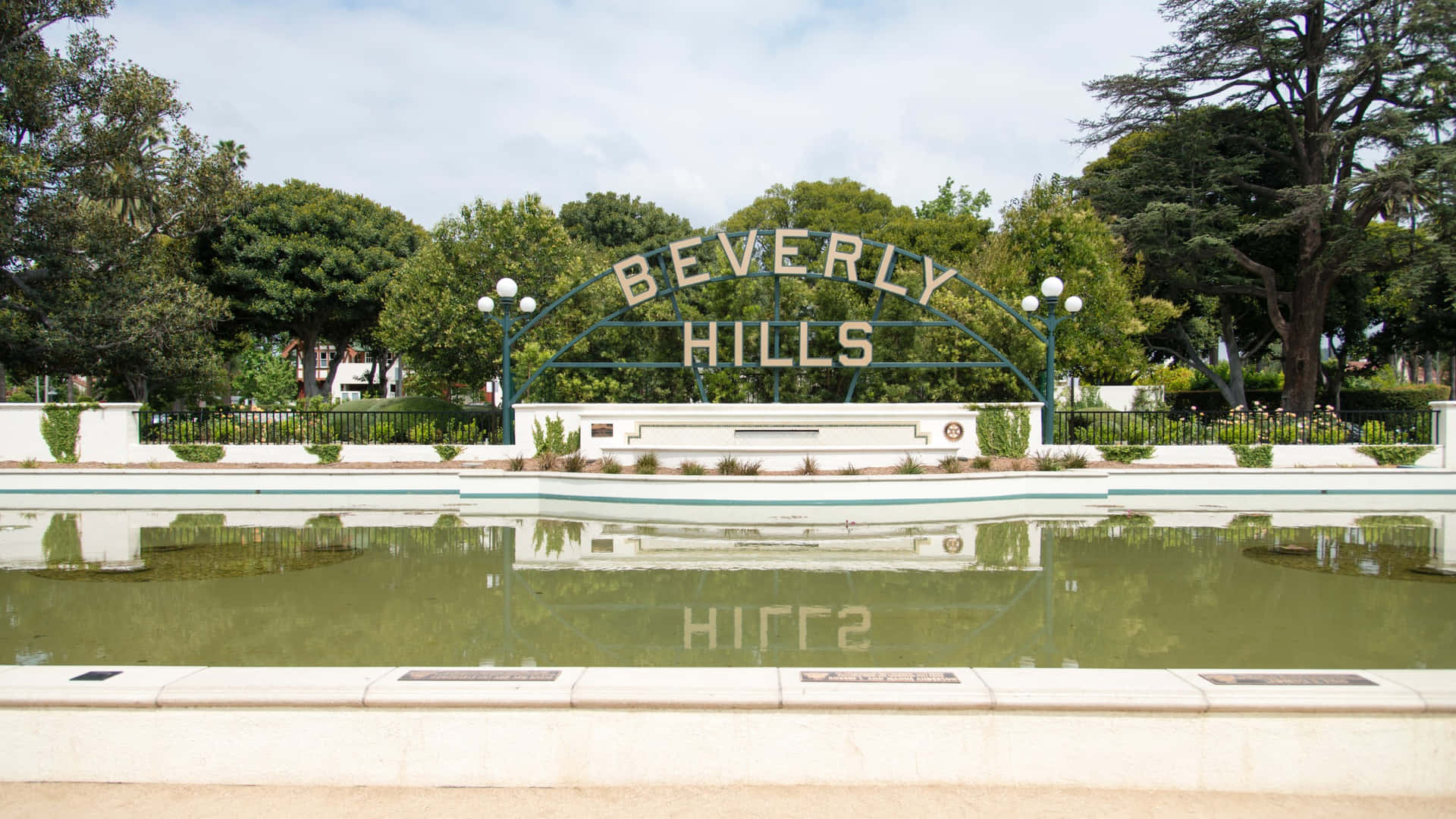 Beverly Hills Sign Reflection Wallpaper