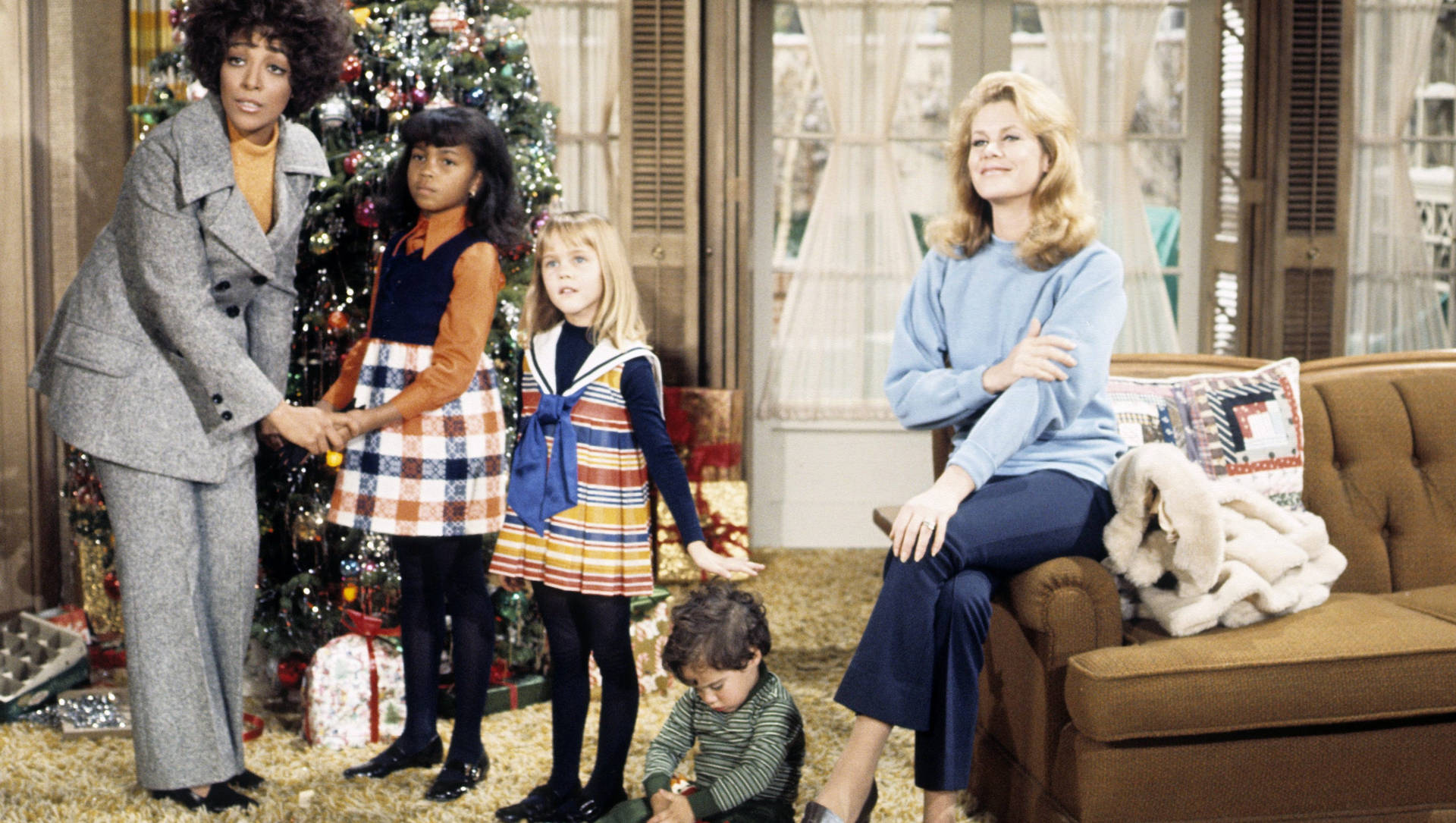 Bewitched Casts During Christmas Wallpaper