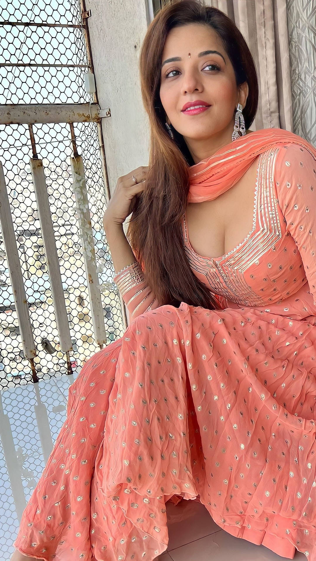 Download Bhojpuri Actress In An Embellished Dress Wallpaper 