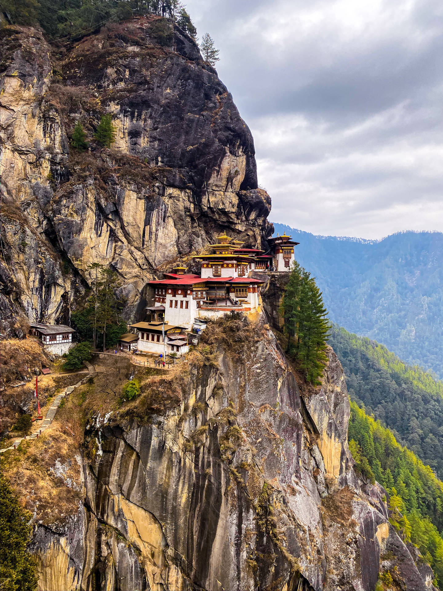 Bhutan Cliffside Temple Wallpaper