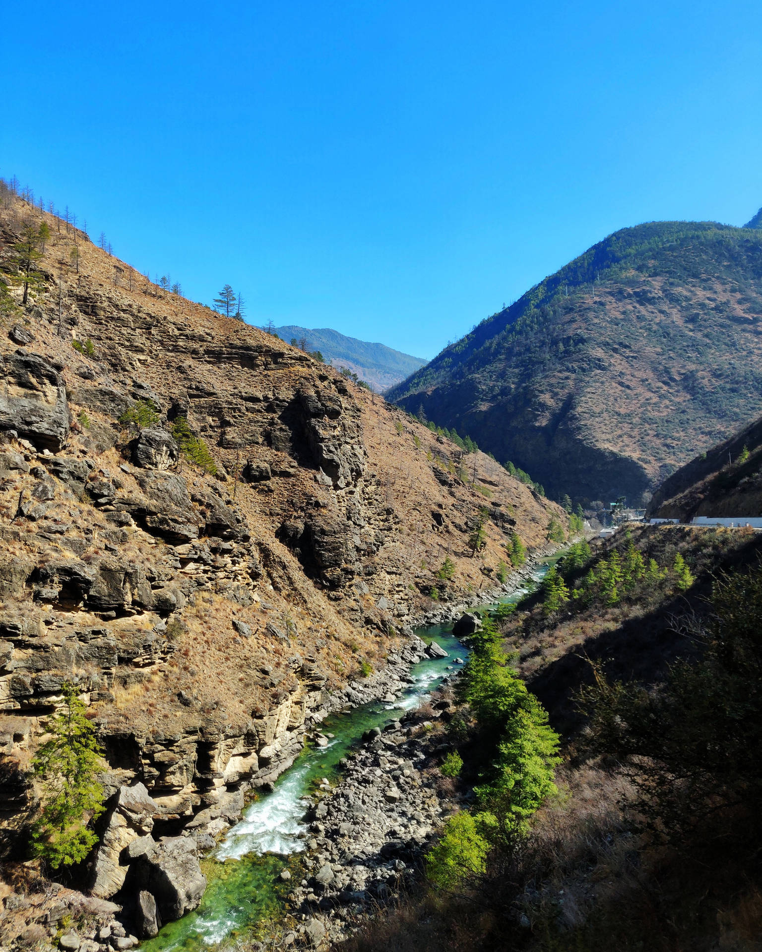 Bhutanparo River: Bhutans Flod Paro. Wallpaper