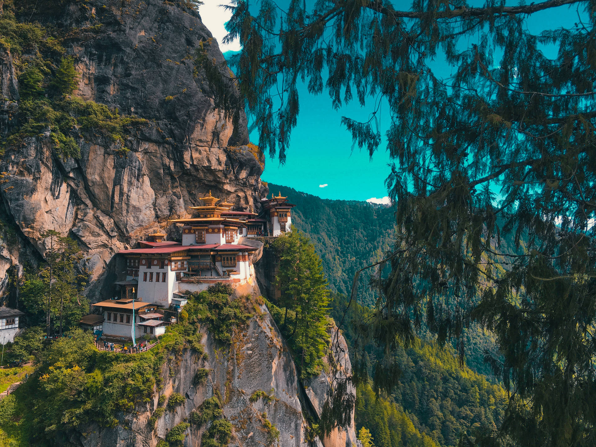 Monasteriode Taktsang Palphug En Bután. Fondo de pantalla
