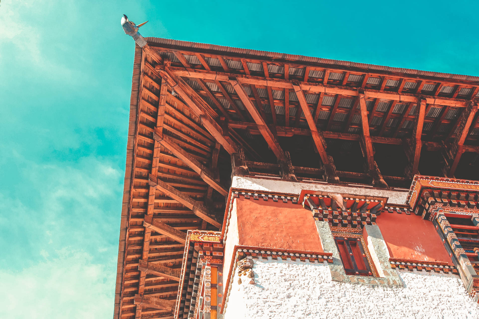 Templode Bután Con Vigas De Madera Fondo de pantalla