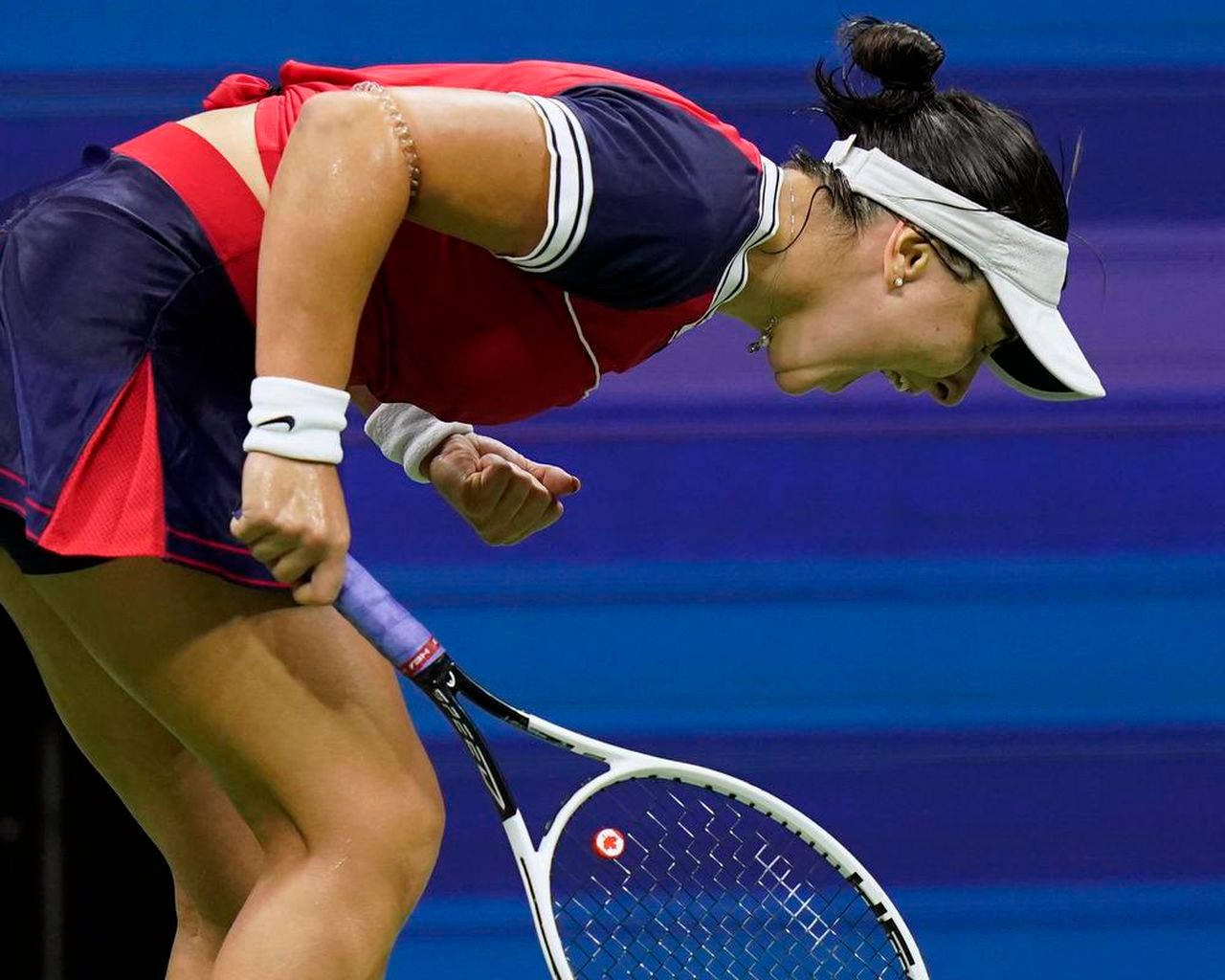 Bianca Andreescu Yelling At The Ground Wallpaper