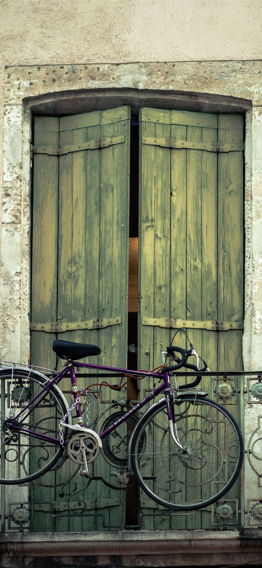 Nyd udsigten med et Cykel Iphone Tapet. Wallpaper