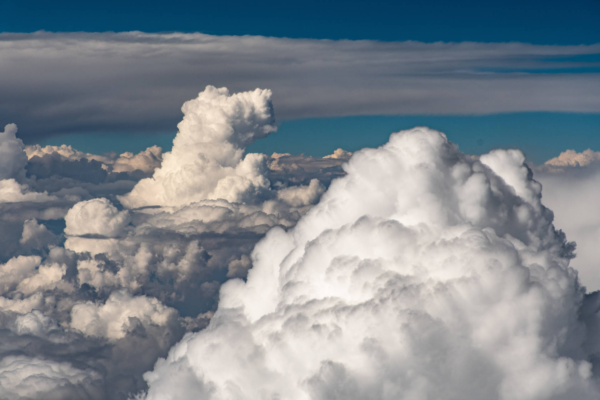 Grancumulonimbus Estético De Nubes Azules Fondo de pantalla