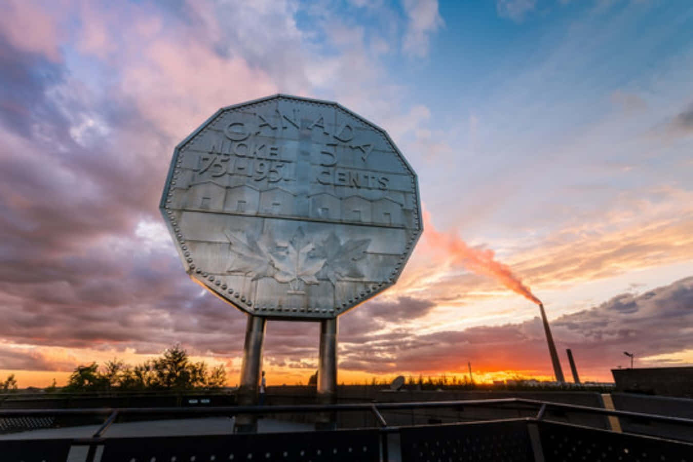 Grote Nickel Sudbury Landmark Zonsondergang Achtergrond