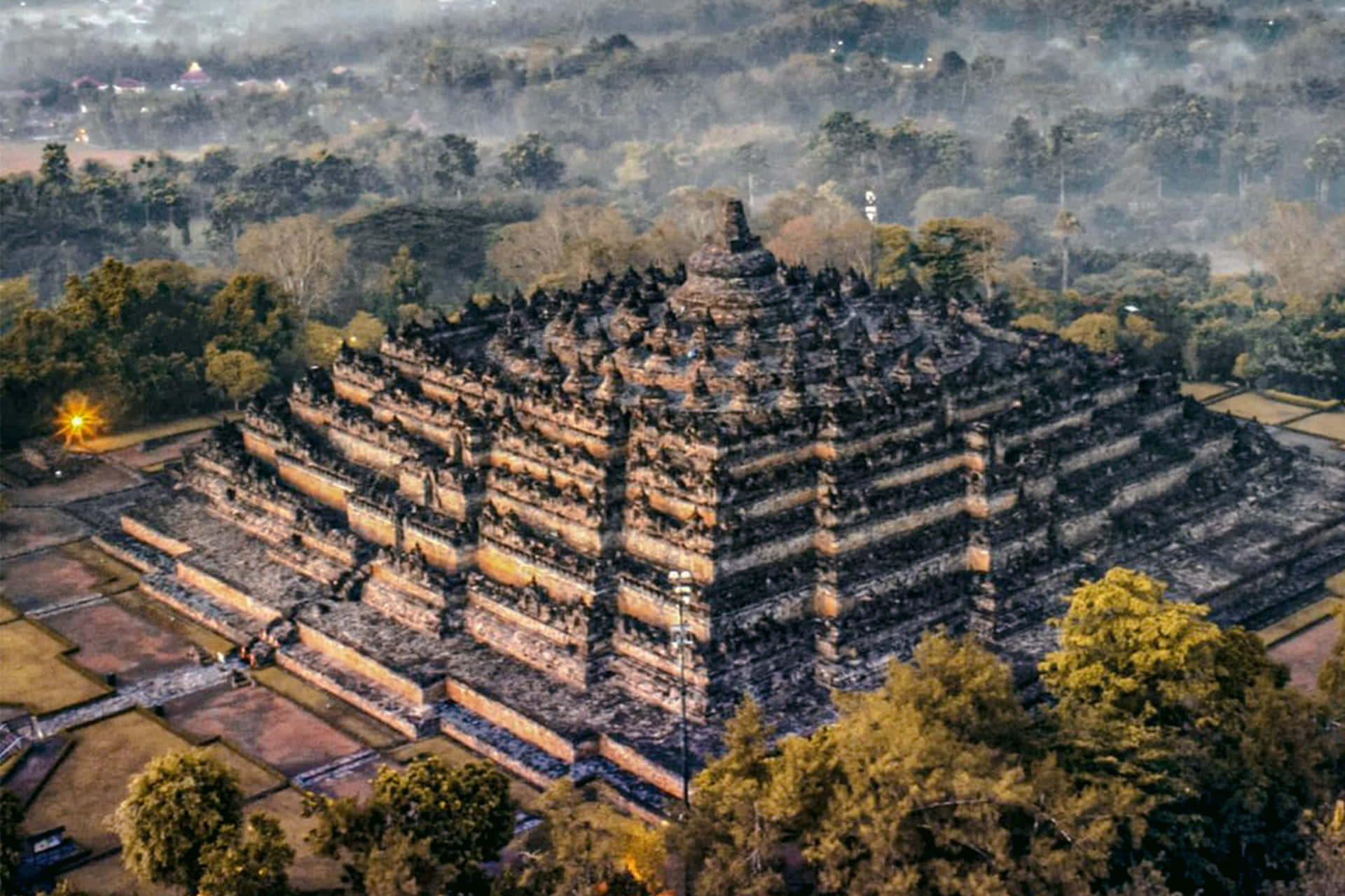 Vistaspettacolare Del Maestoso Tempio Di Borobudur All'alba Sfondo