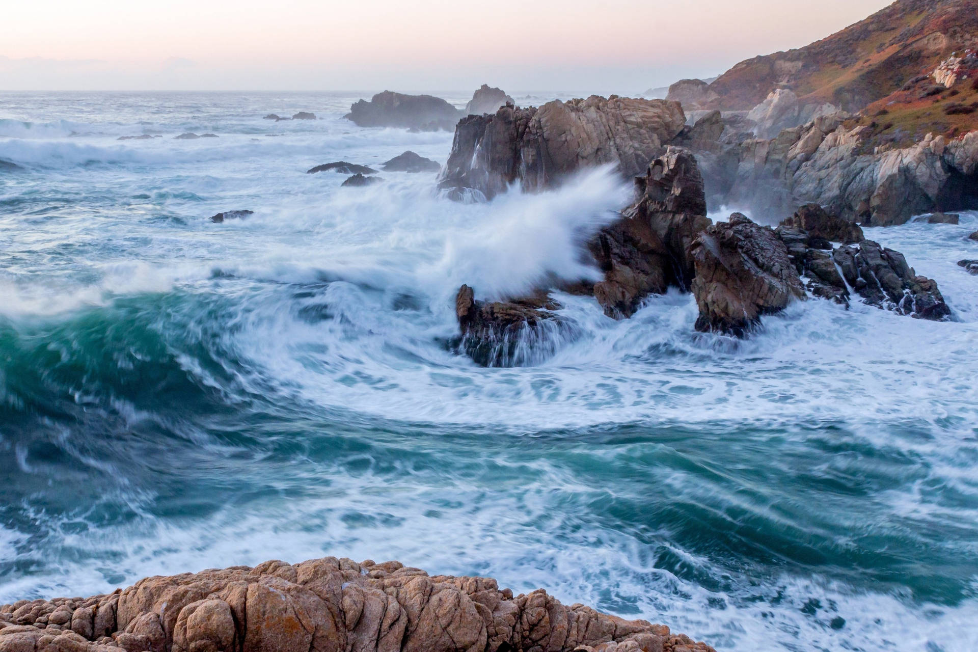 Big Sur Strong Sea Waves Background