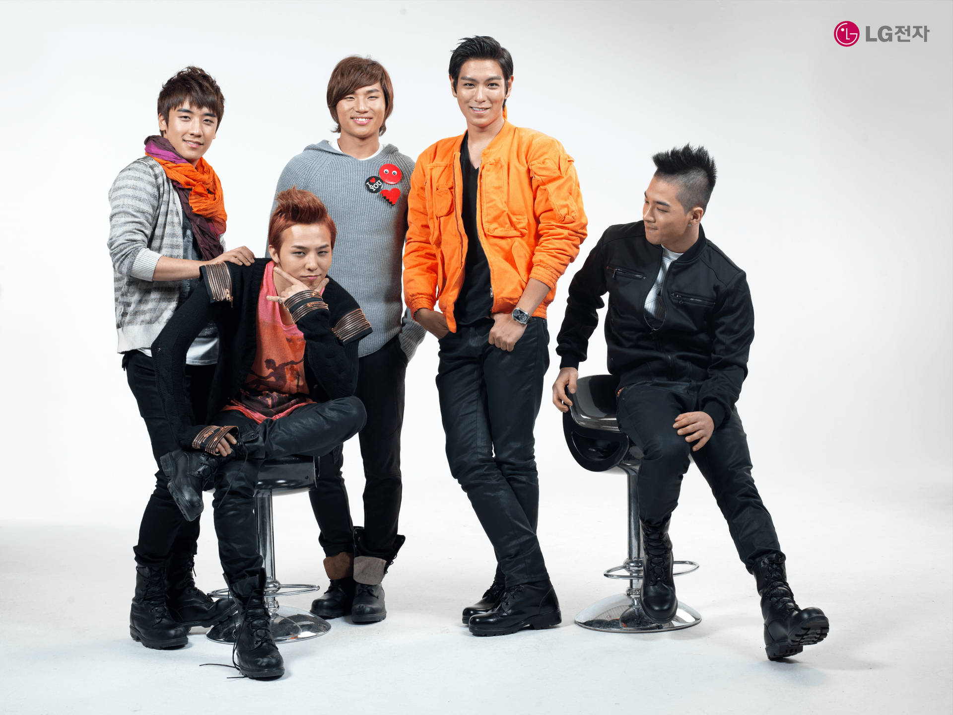 Bigbang K-pop Group Photoshoot Background