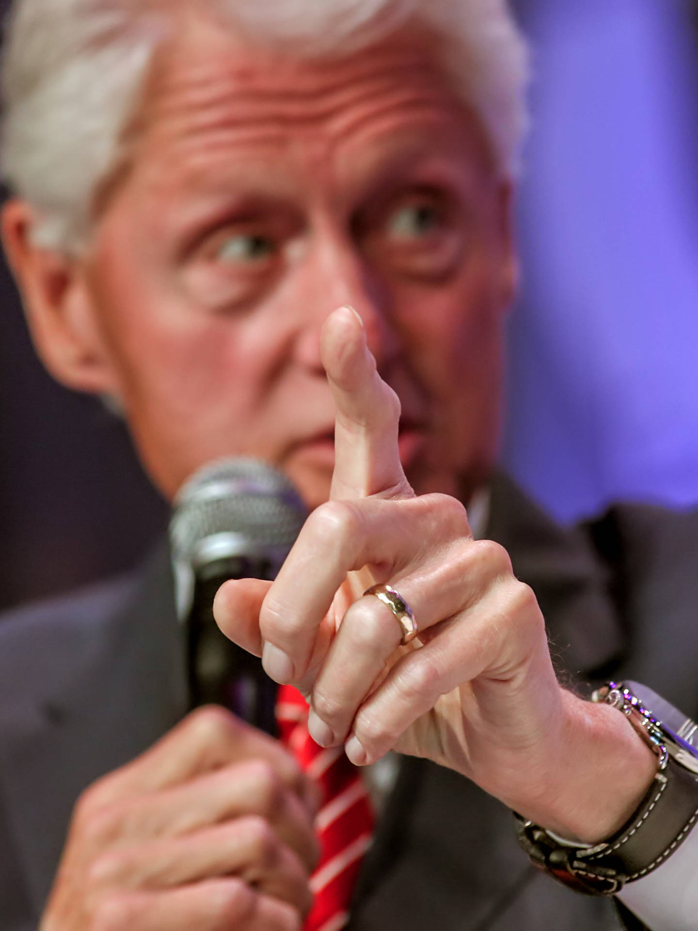 Bill Clinton Pointing Finger Wallpaper