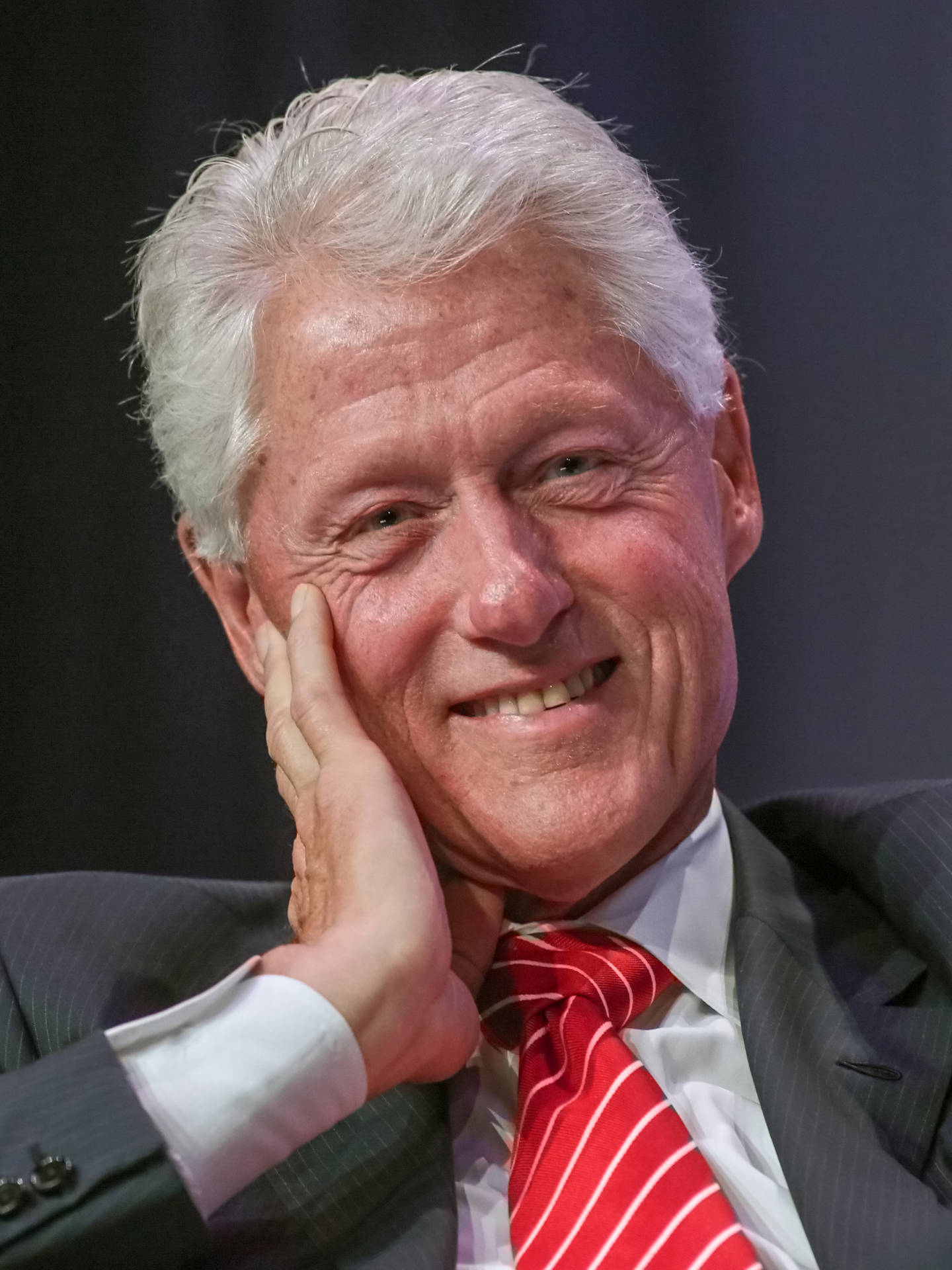 Bill Clinton Propping His Cheek Wallpaper
