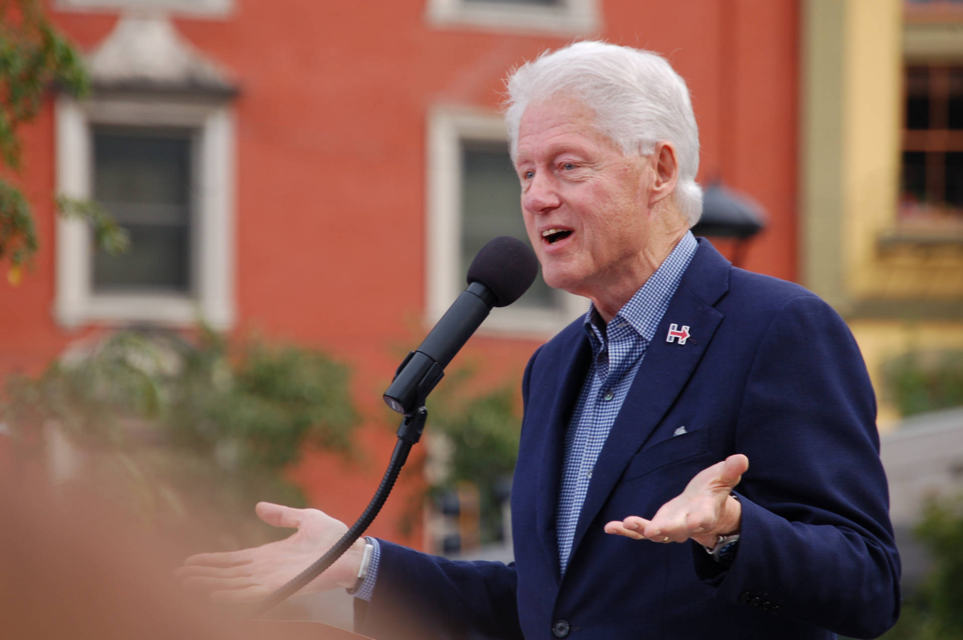 Bill Clinton Speech Landscape Wallpaper