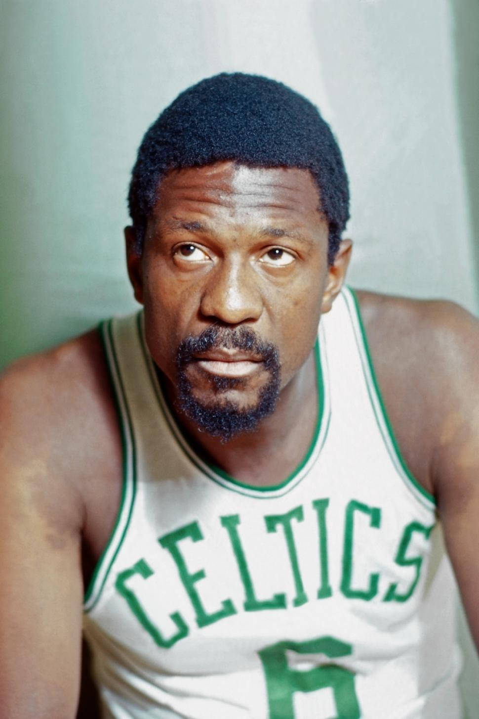 Billrussell: Spieler Des Boston Celtics Als Center Wallpaper
