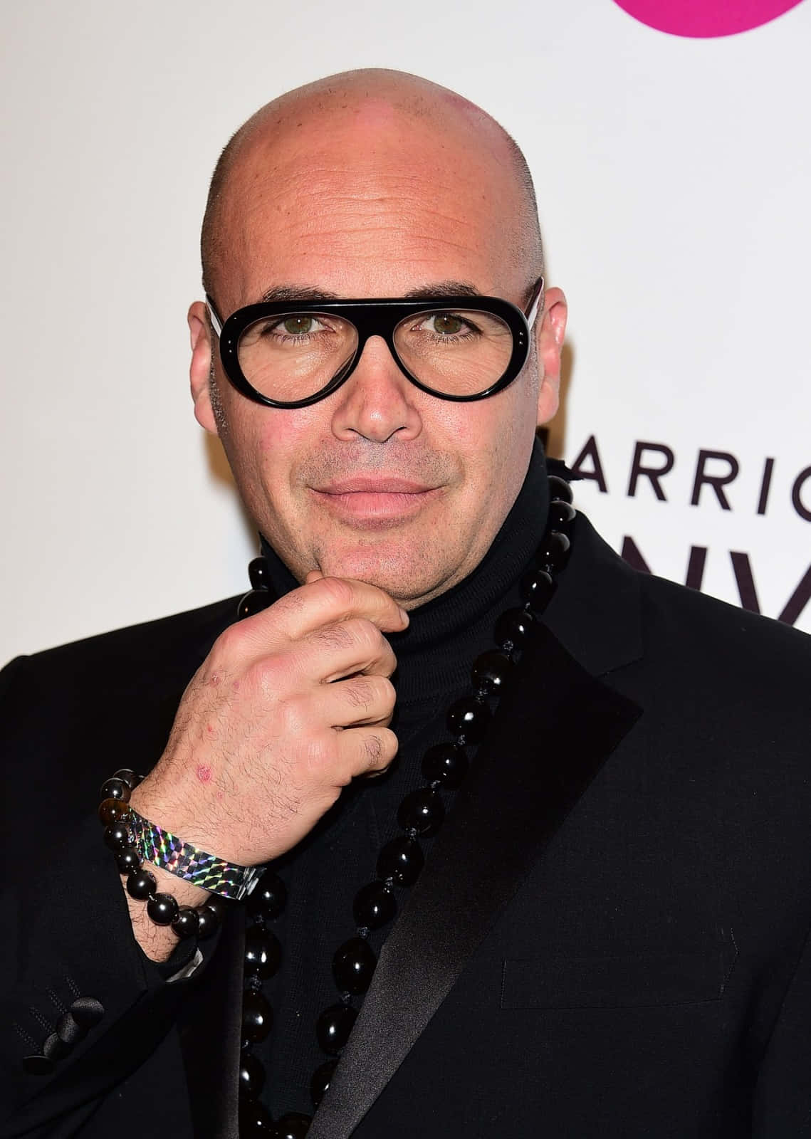 Hollywood actor Billy Zane in a thoughtful pose Wallpaper