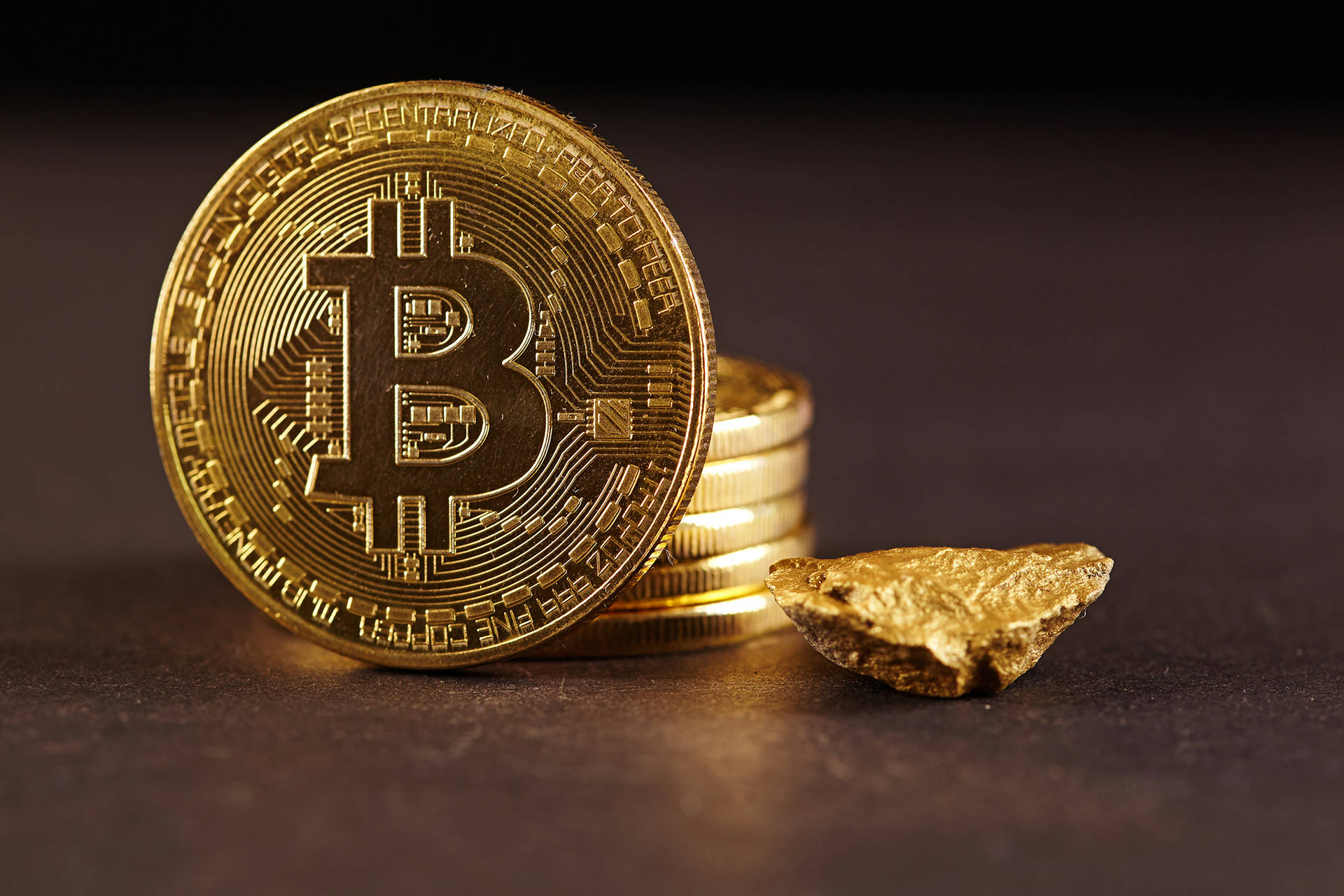 Bitcoinmit Goldener Felskrypto-hintergrund Wallpaper