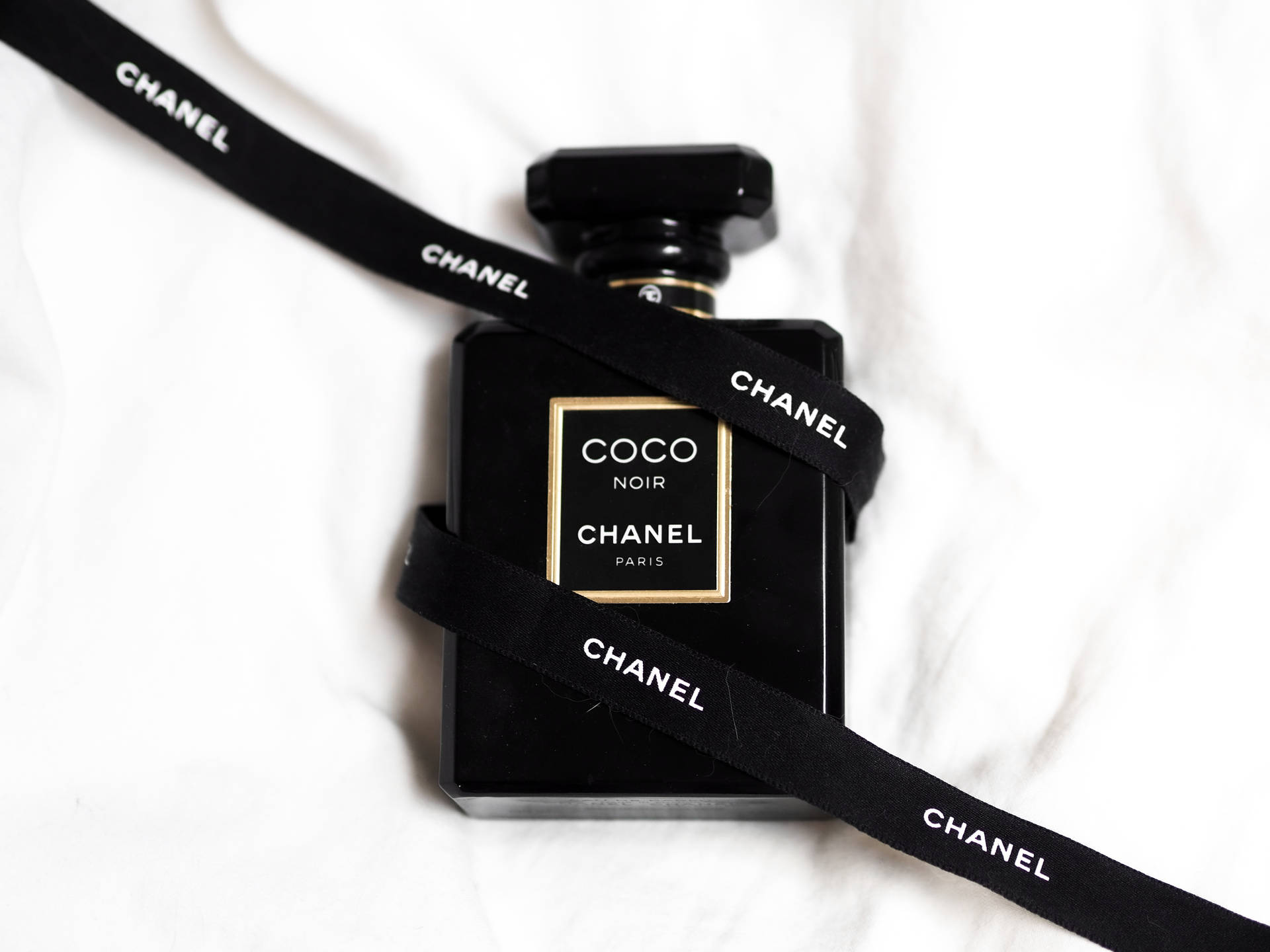 Black Aesthetic Chanel Noir With Ribbon Background