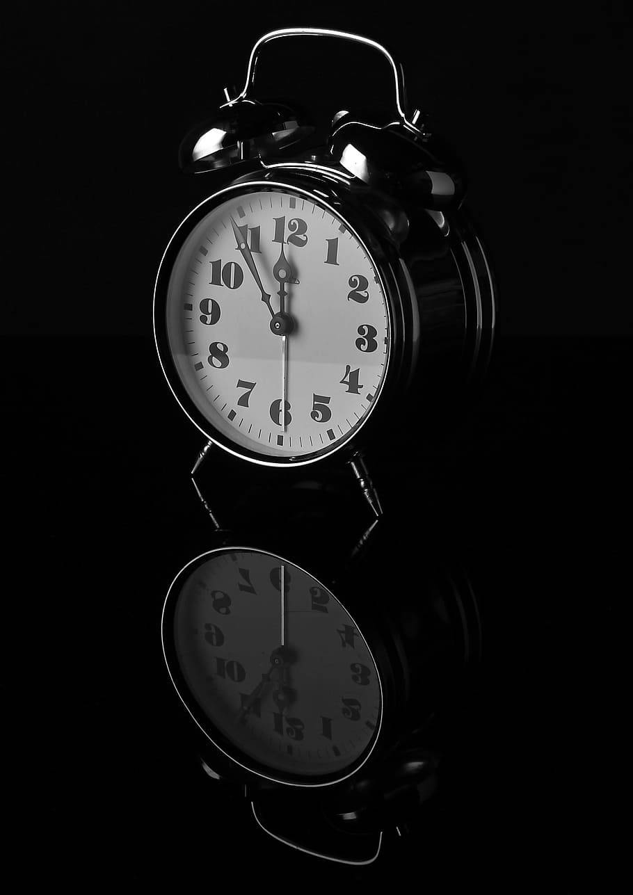 Relojdespertador Negro Con Efecto Espejo Fondo de pantalla