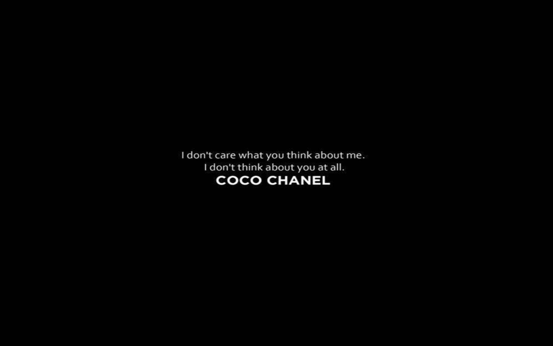Sort og hvid æstetisk Coco Chanel Quote Wallpaper Wallpaper