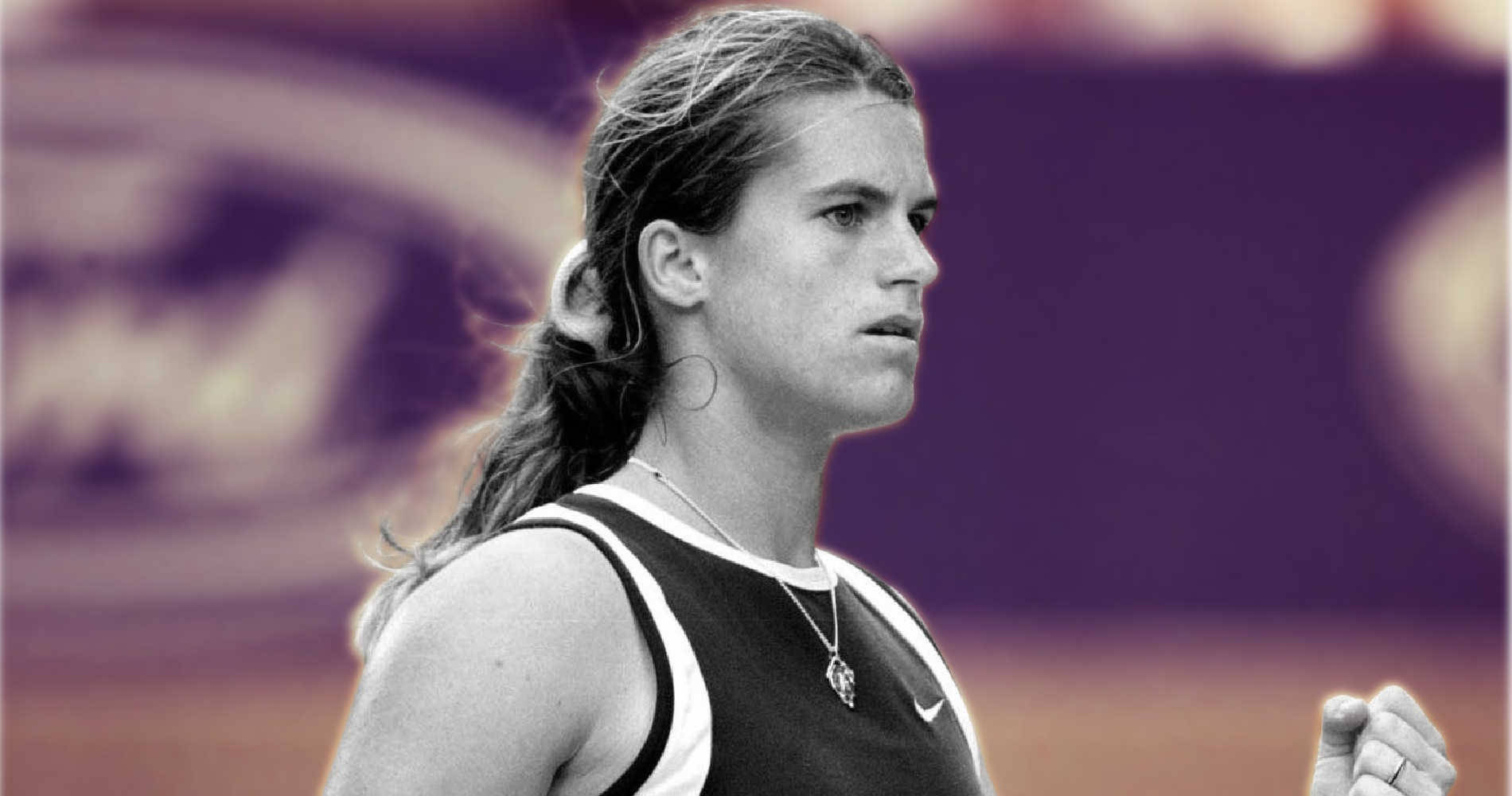 Svartvitamélie Mauresmo (as A Title For A Computer Or Mobile Wallpaper Featuring A Black-and-white Image Of Amélie Mauresmo) Wallpaper