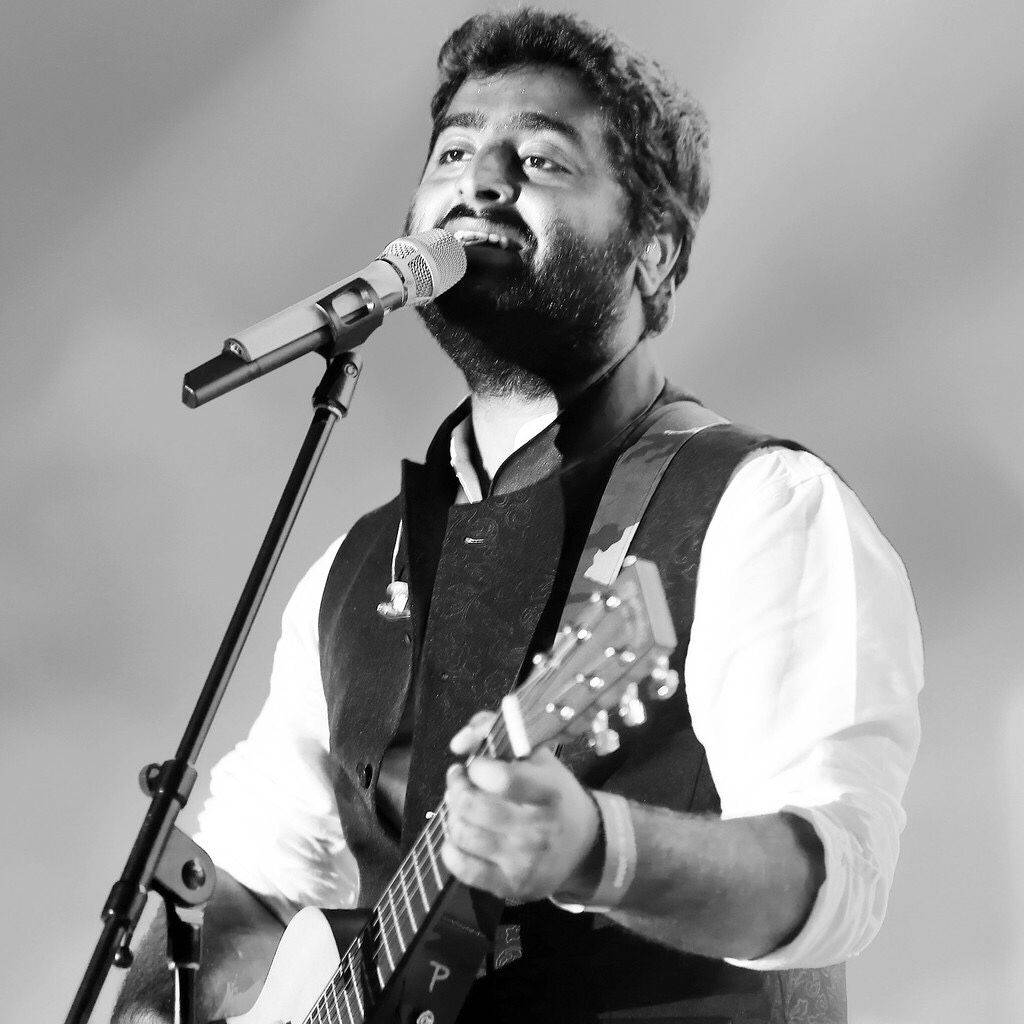 Black And White Arijit Singh Solo Performance Still Picture