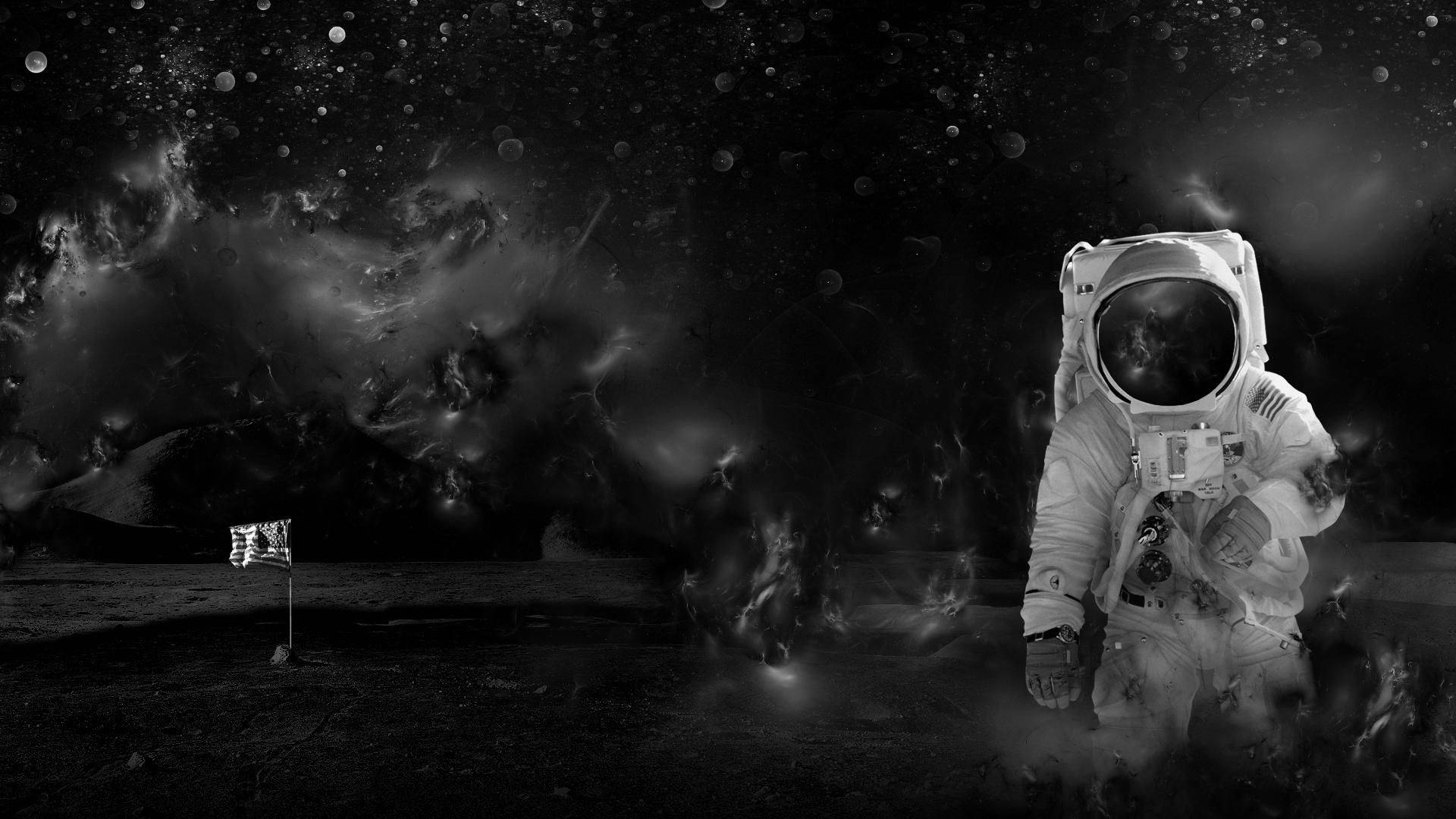 Ensvartvit Astronaut Står Framför En Fantastisk Rymdbild På Dator- Eller Mobilskärmen. Wallpaper