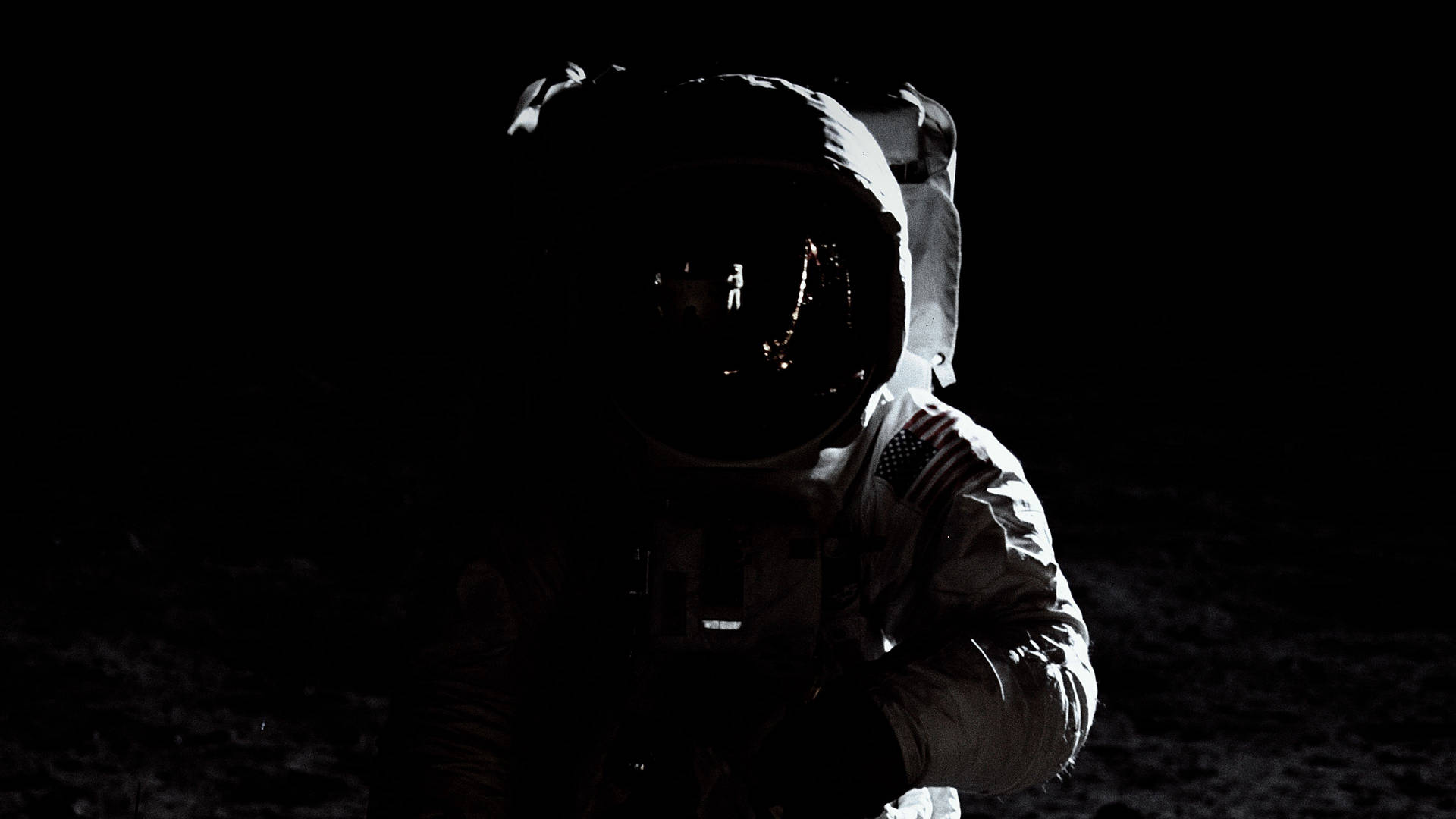 Astronautaen Blanco Y Negro Con Sombra De Espejismo Fondo de pantalla