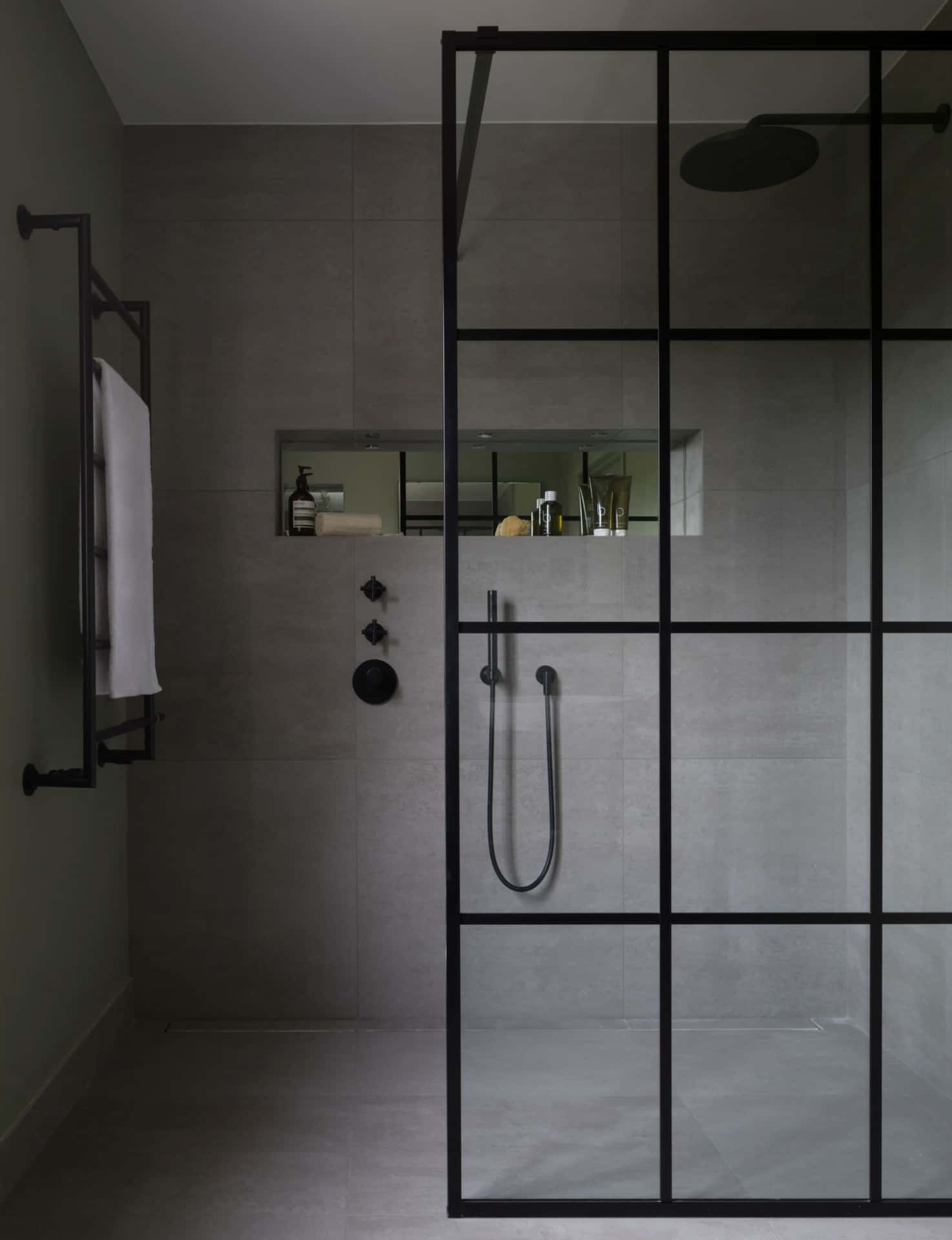 Modern Black and White Bathroom Design