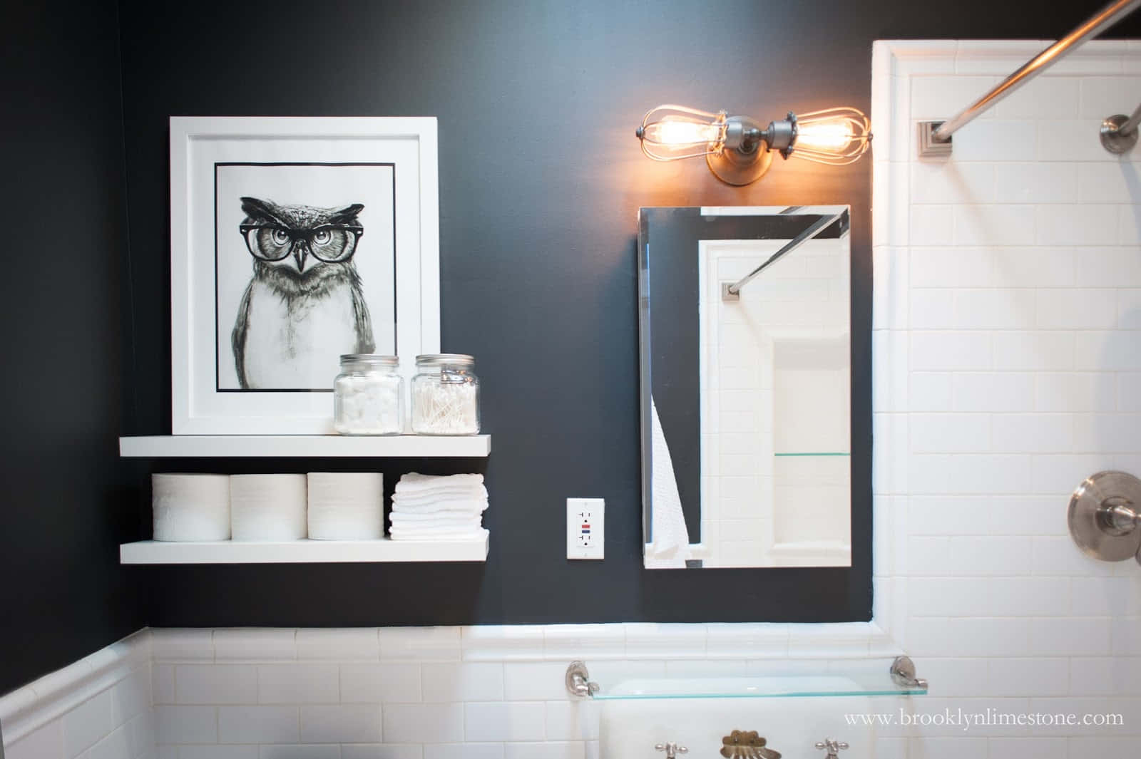 Modern Black&White Bathroom Design