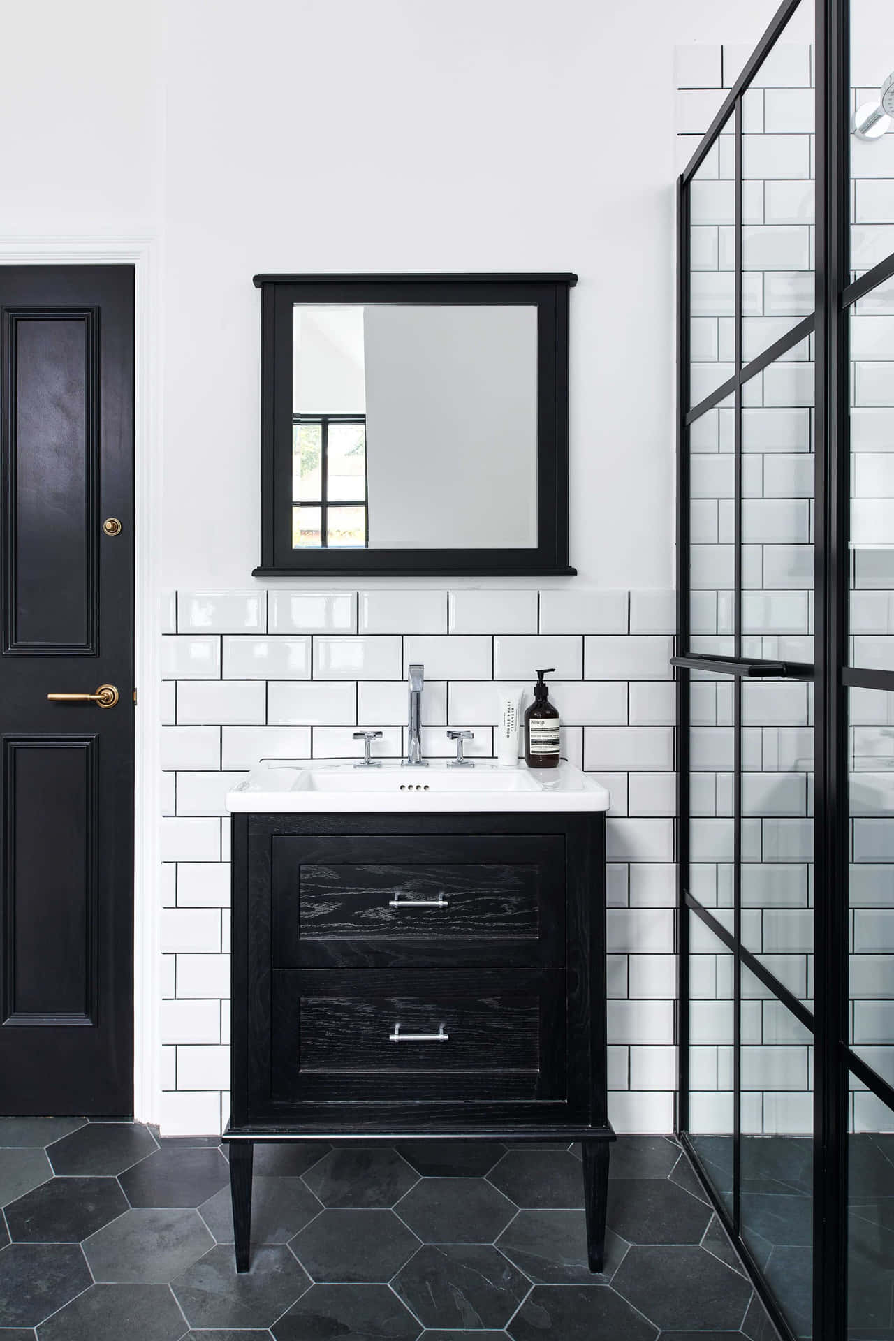 Sophisticated Black and White Bathroom