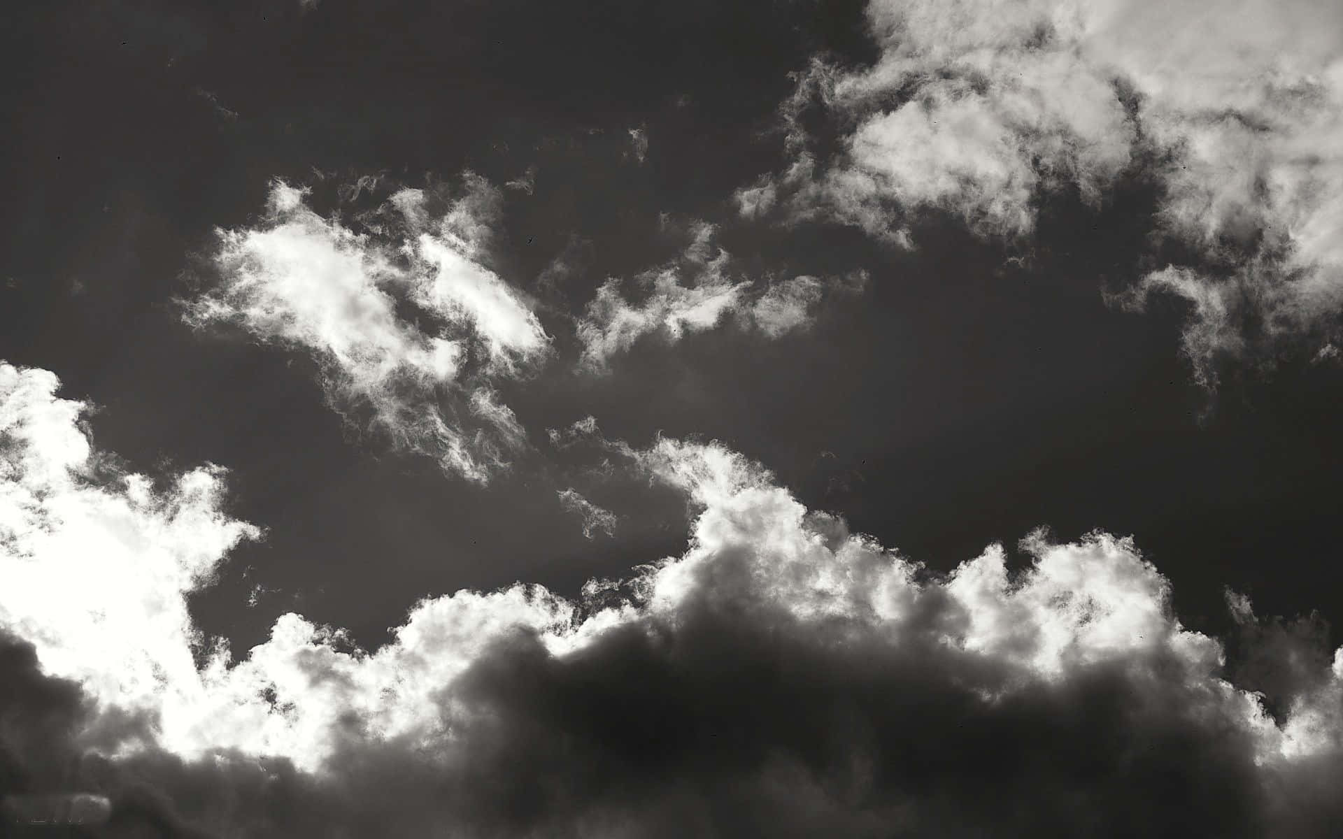 Nuvensmajestosas Preto E Branco. Papel de Parede