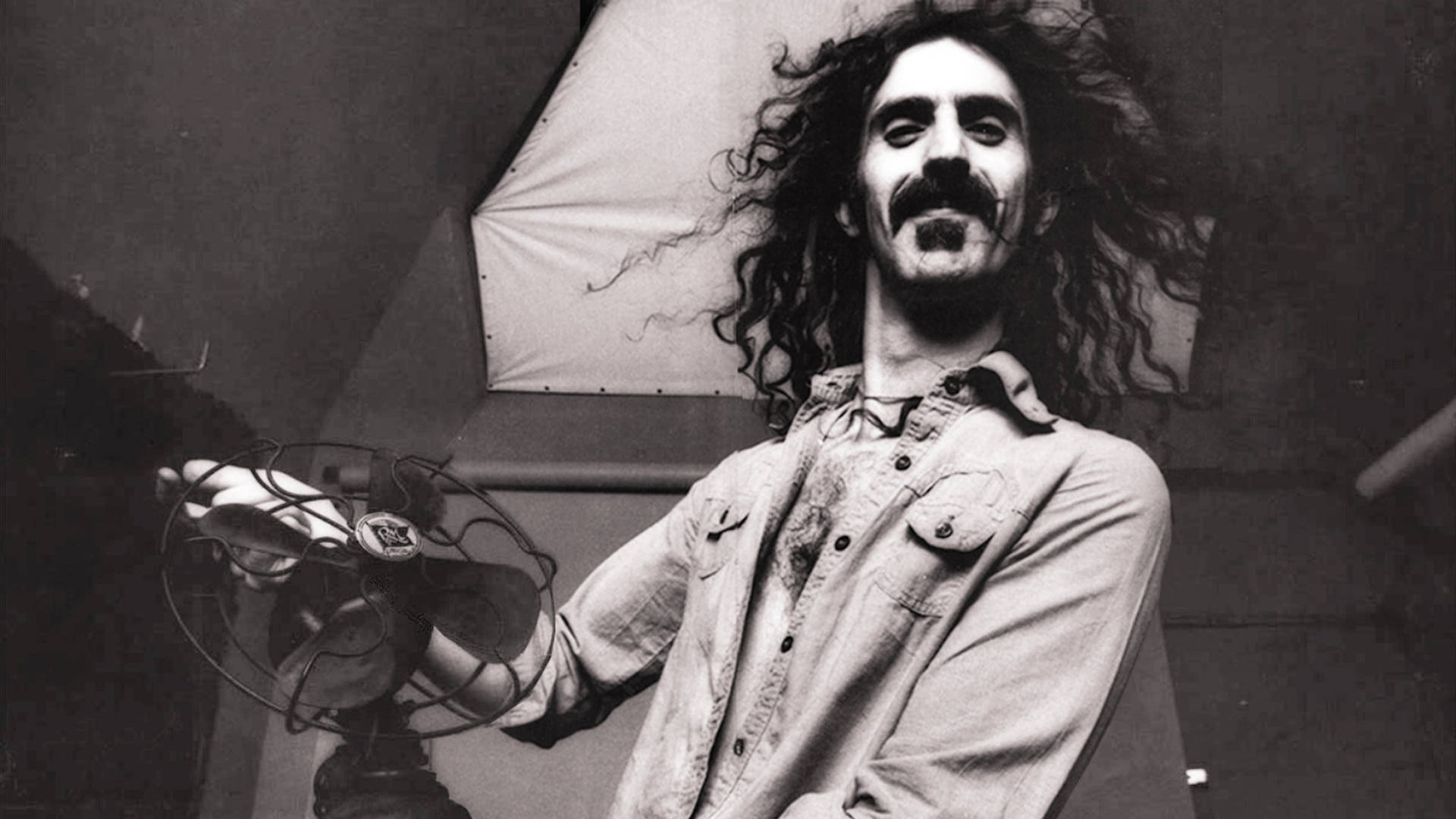 Fundode Tela Preto E Branco Do Frank Zappa. Papel de Parede