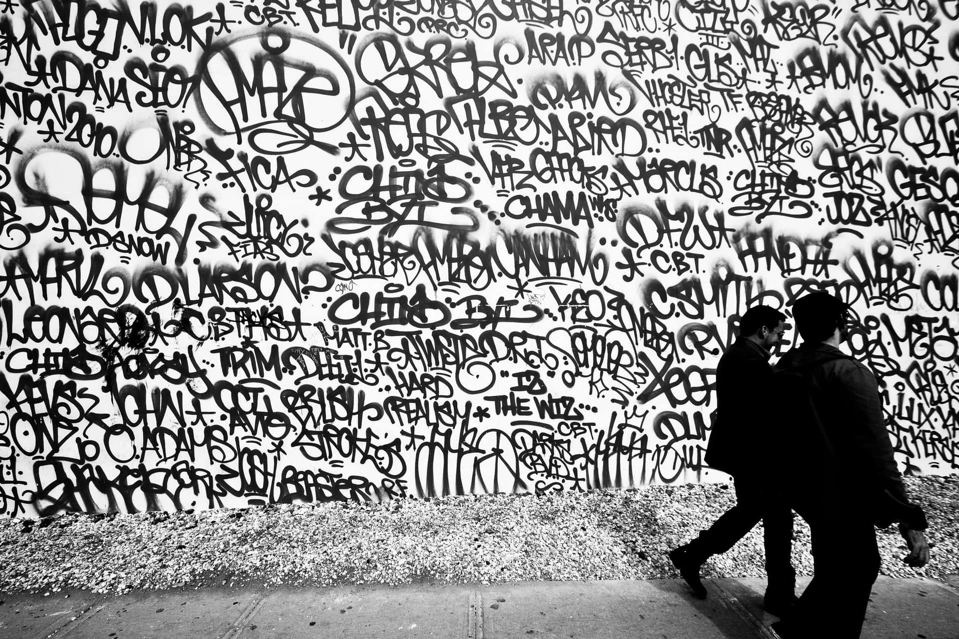 Urban Artistry - Bold Black and White Graffiti Wallpaper