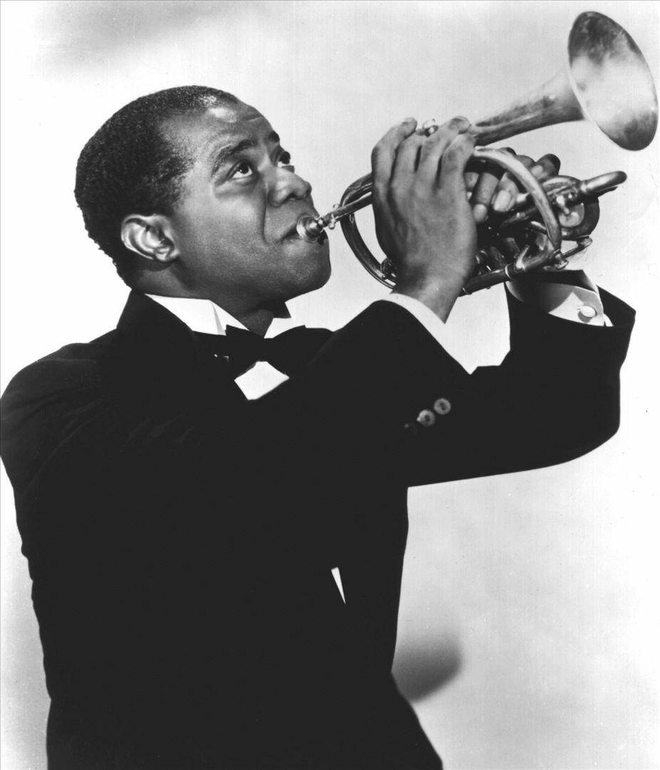 Black And White Louis Armstrong Trumpeter Wallpaper