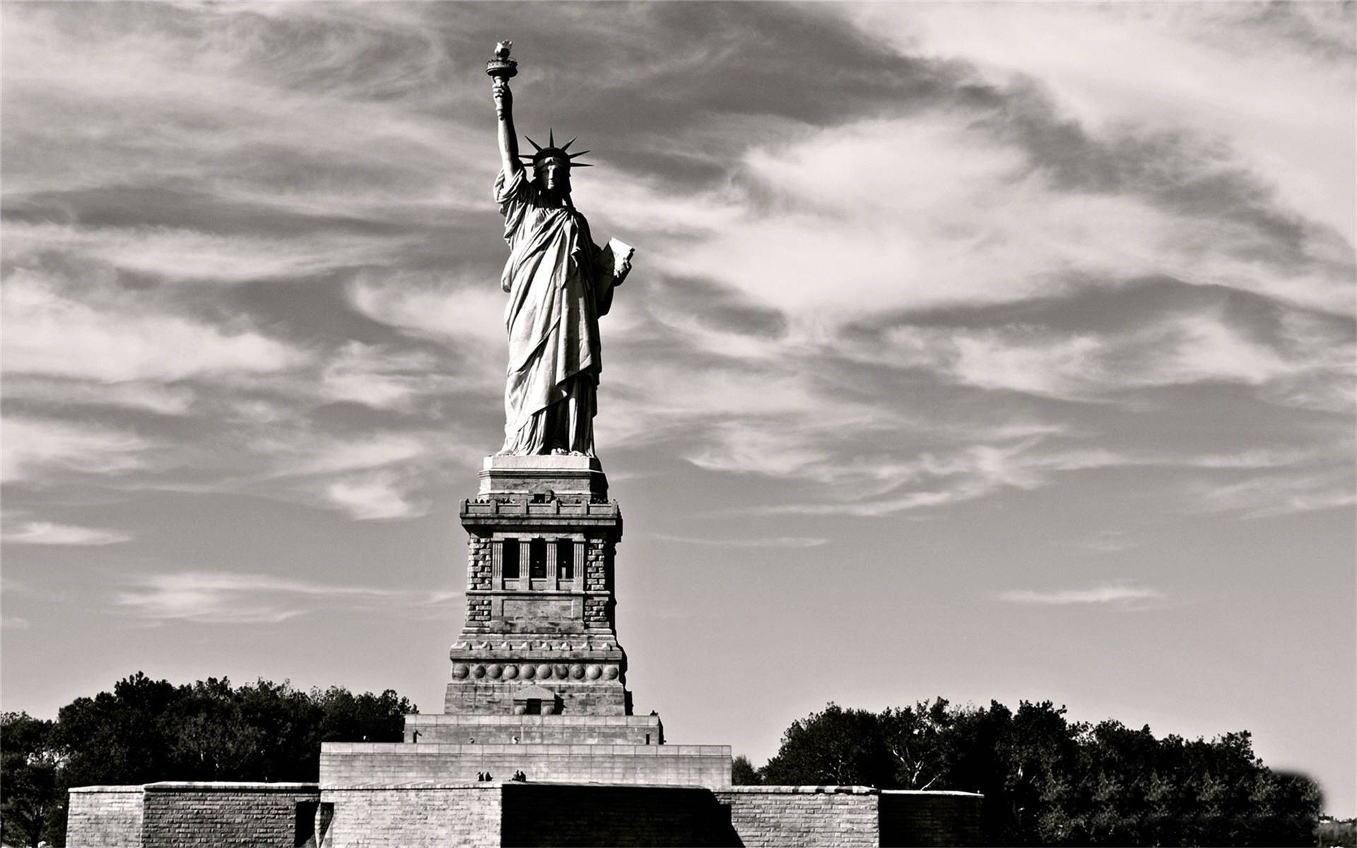 Black And White New York Universal Symbol Of Freedom Wallpaper