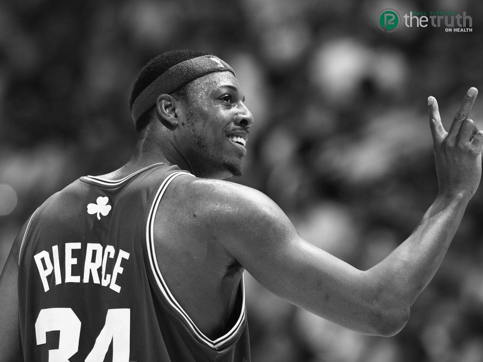 Black And White Paul Pierce Peace Sign Wallpaper