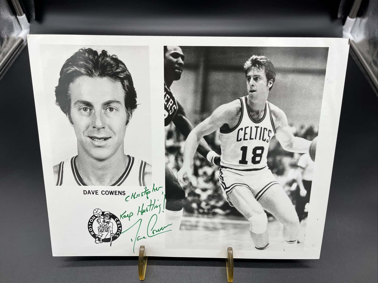 Black And White Photo Of Dave Cowens Signed Wallpaper