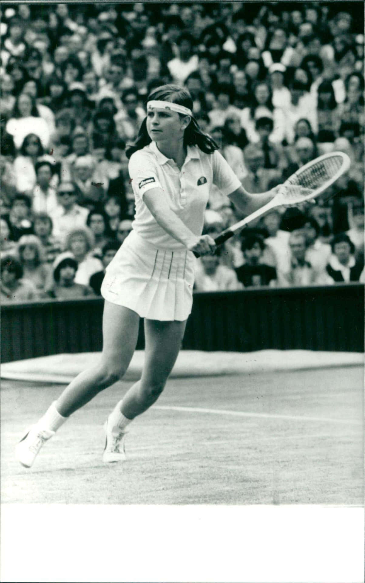 Svartvitbild Av Hana Mandlikova Som Spelar Tennis. Wallpaper