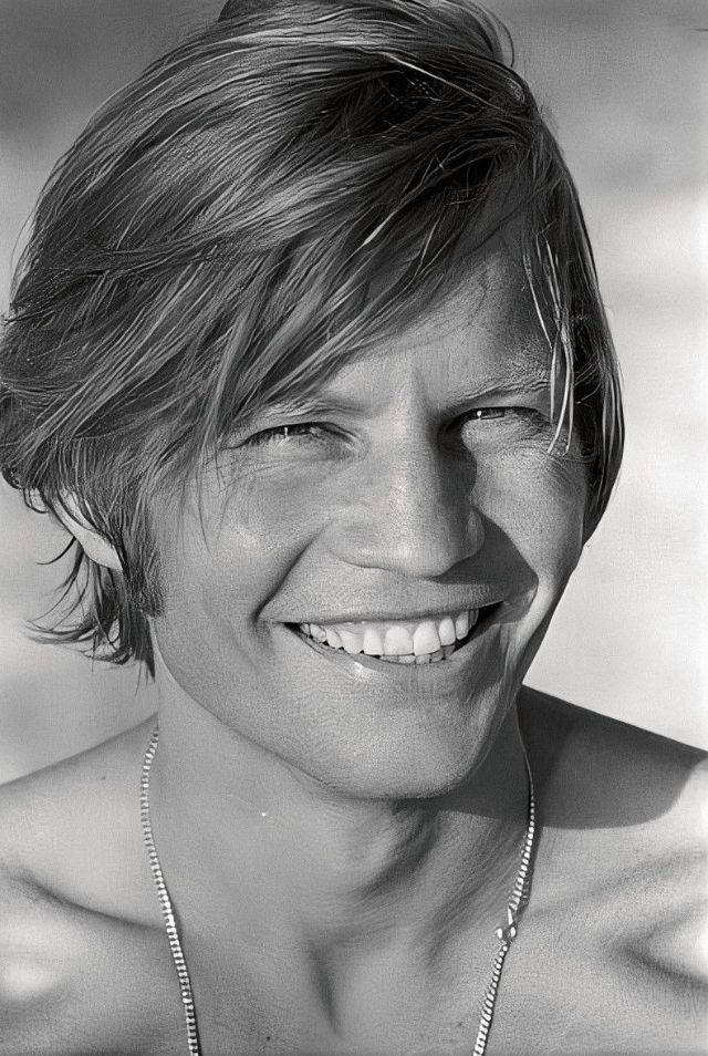 Black And White Photo Young Michael York Wallpaper