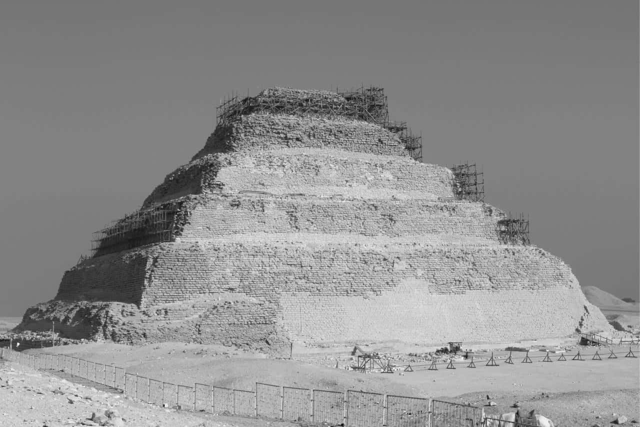 Black And White Saqqara Pyramid Wallpaper