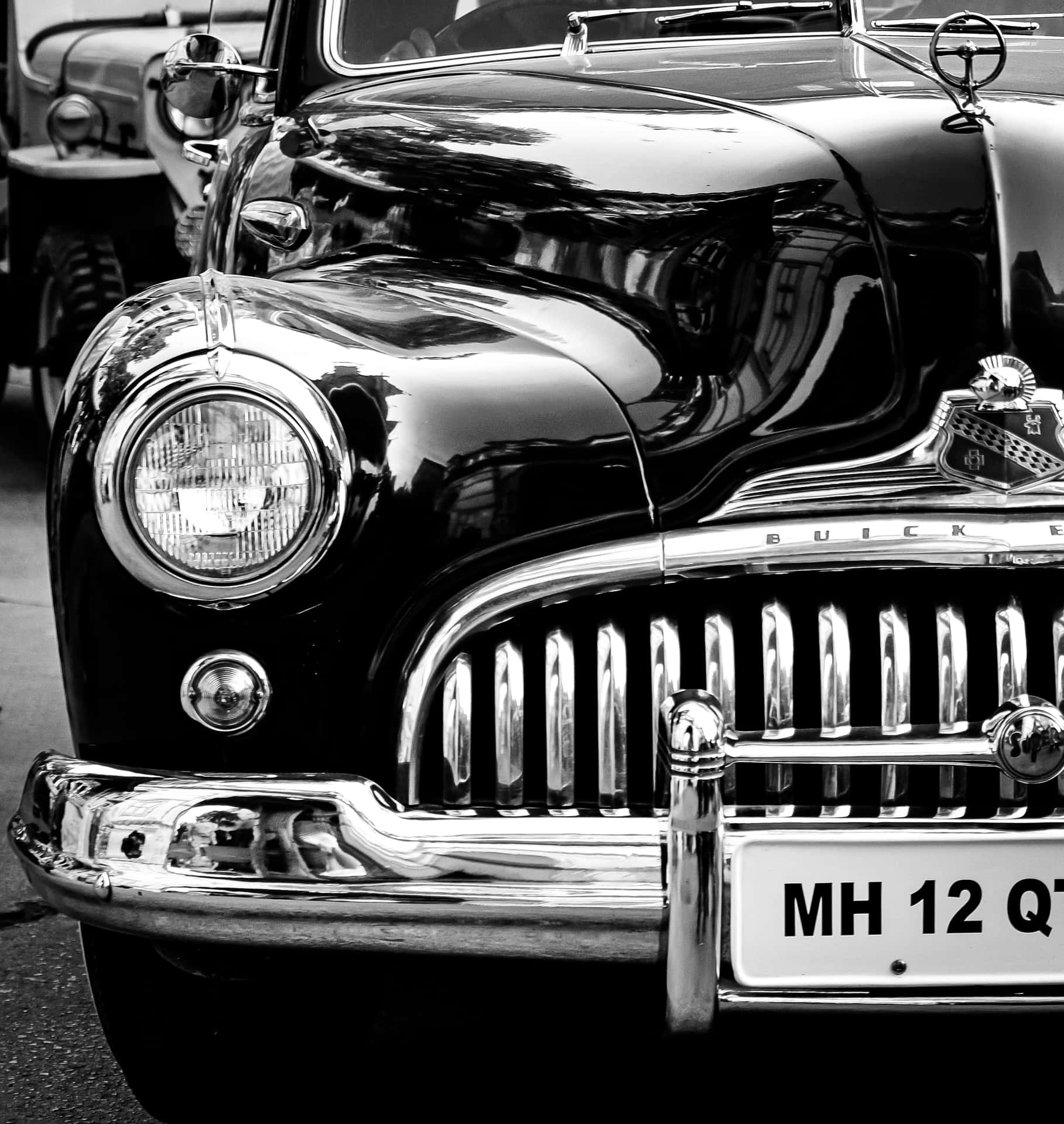 A Timeless Beauty - Black and White Vintage Car Wallpaper
